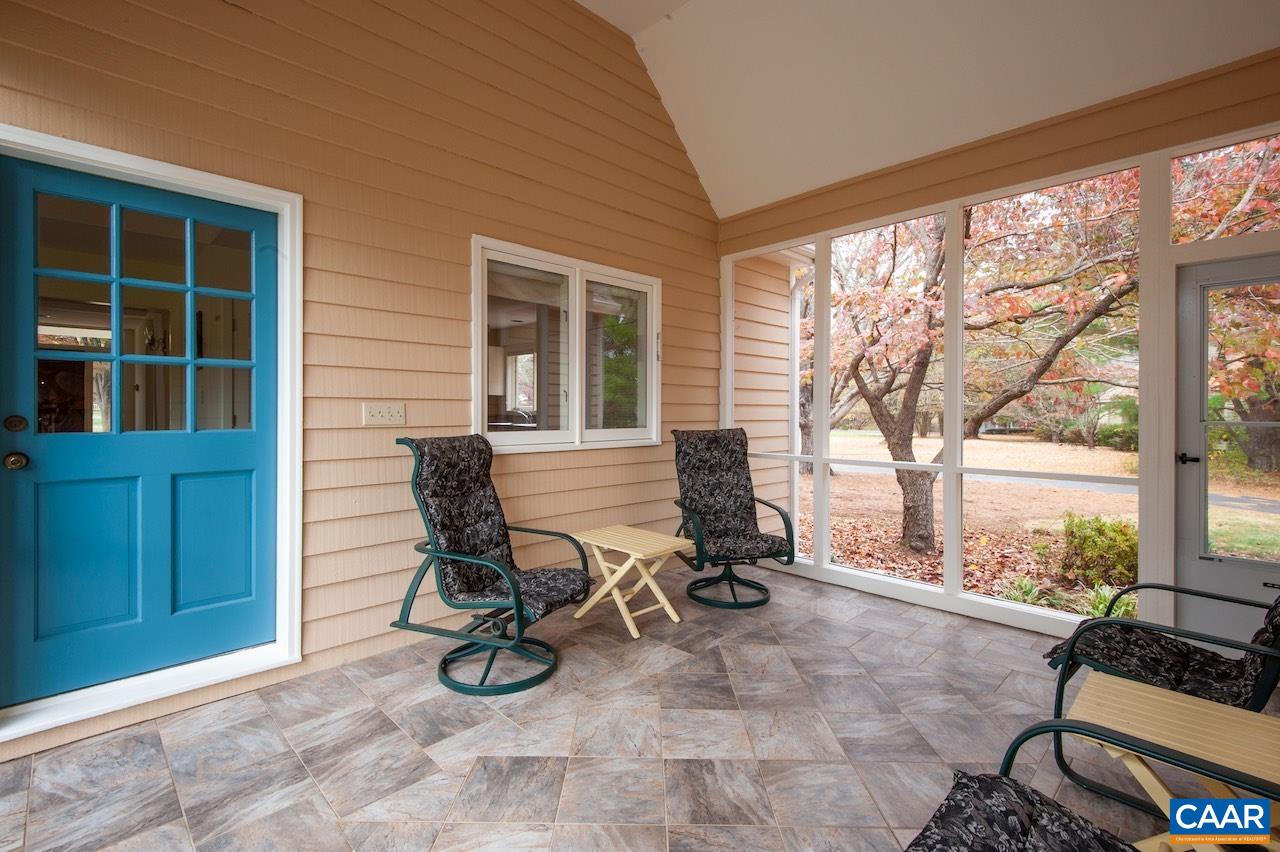 104 SADDLE RIDGE LN