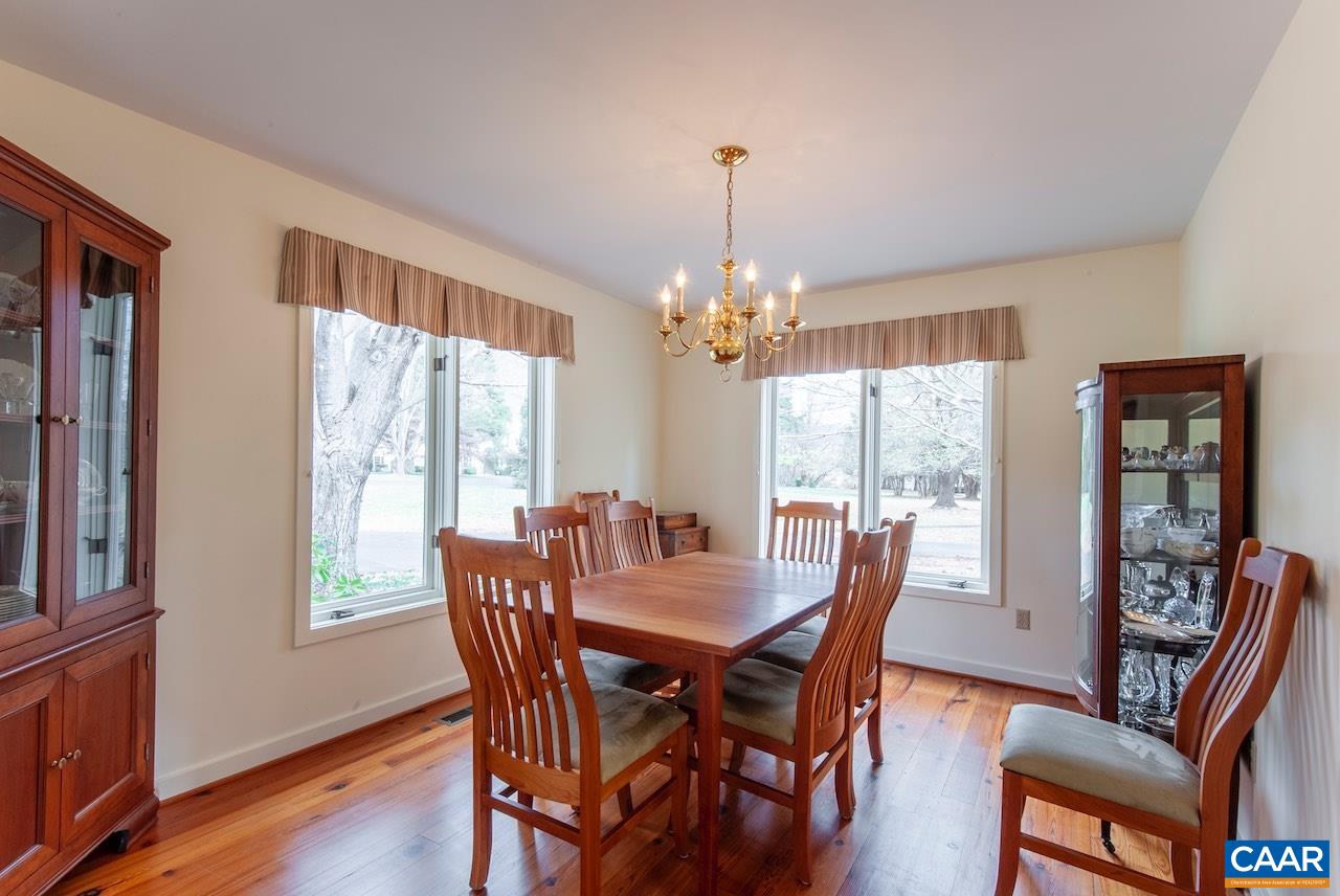 104 SADDLE RIDGE LN