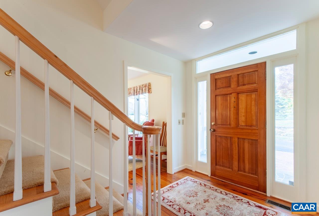 104 SADDLE RIDGE LN