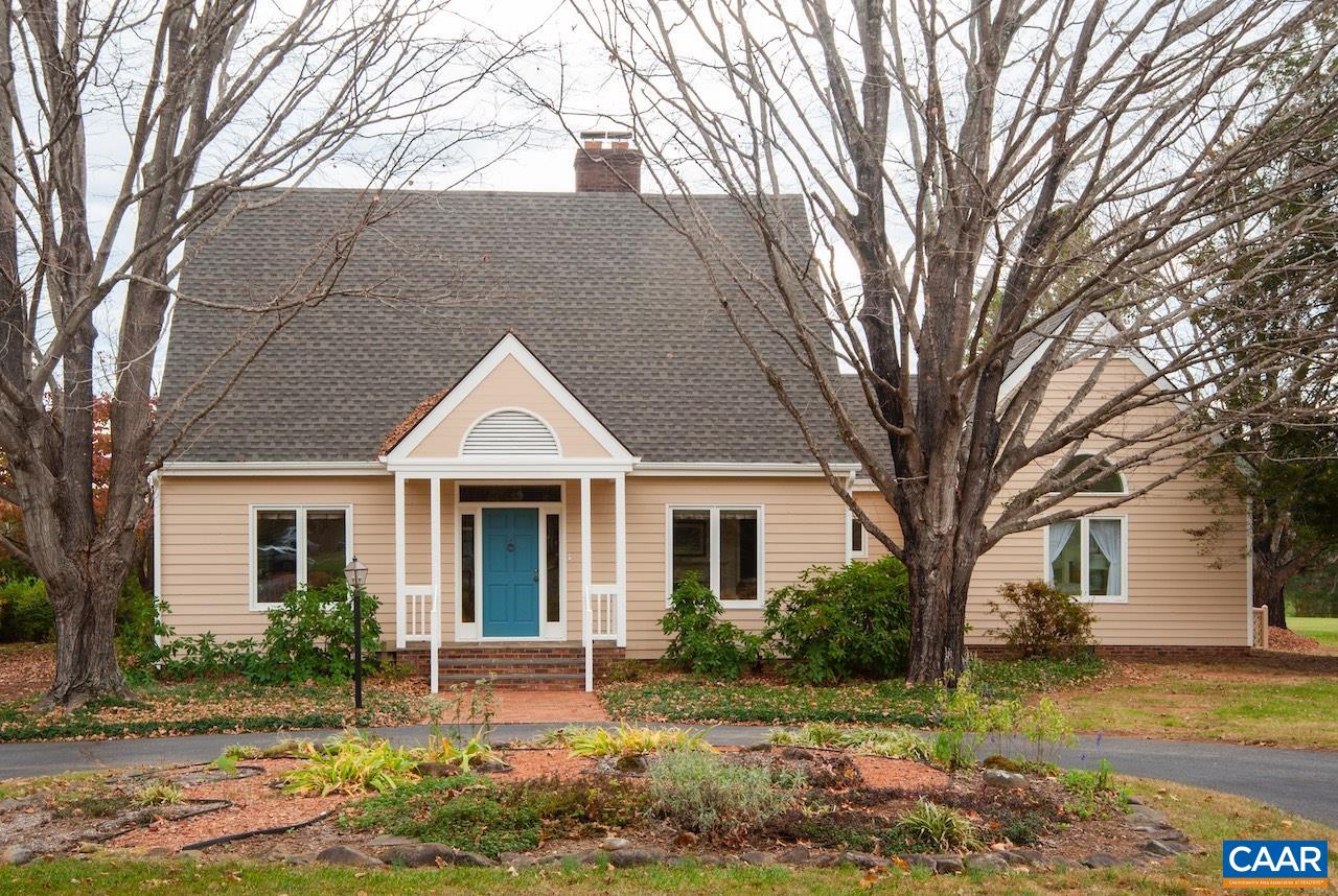 104 SADDLE RIDGE LN
