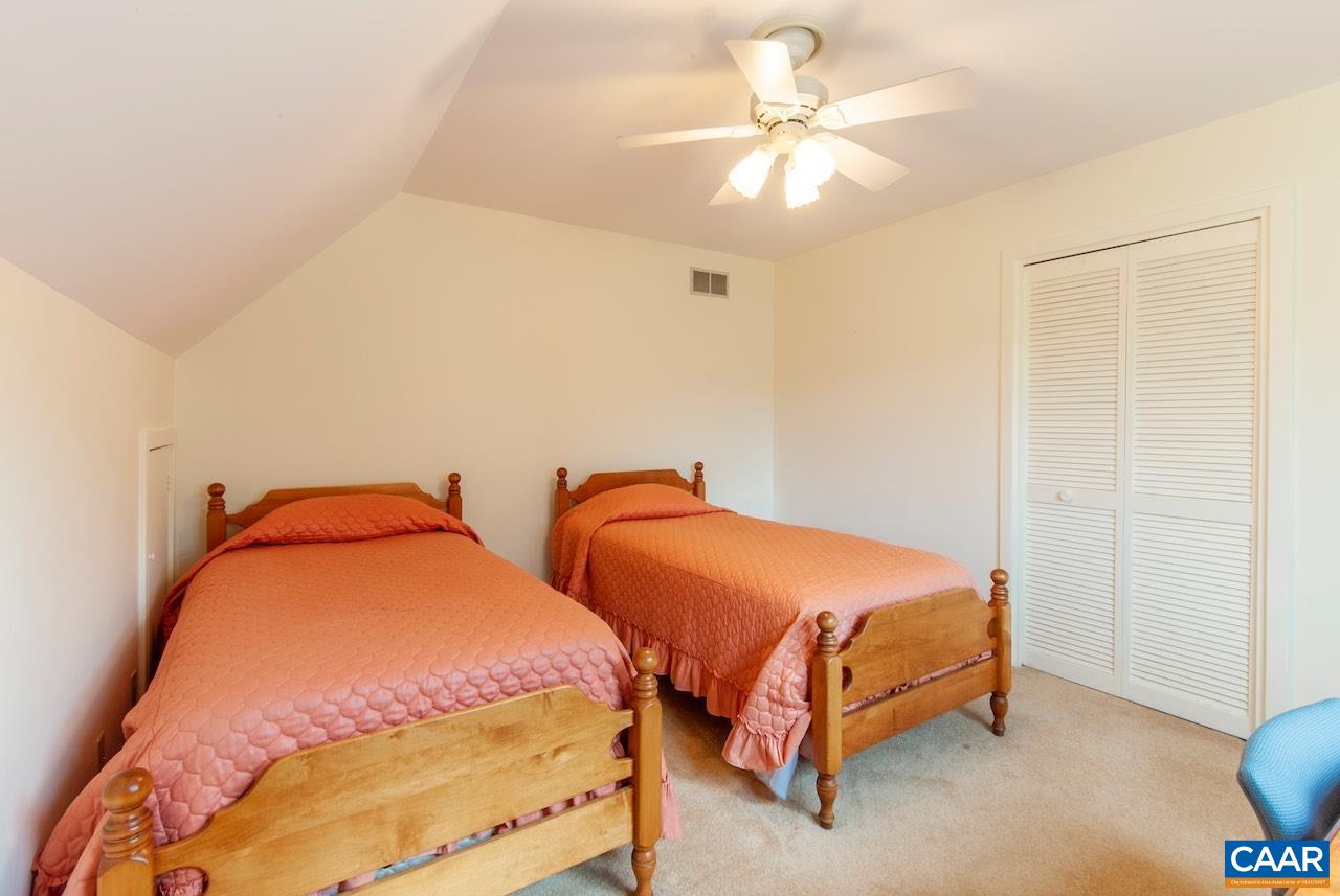 104 SADDLE RIDGE LN