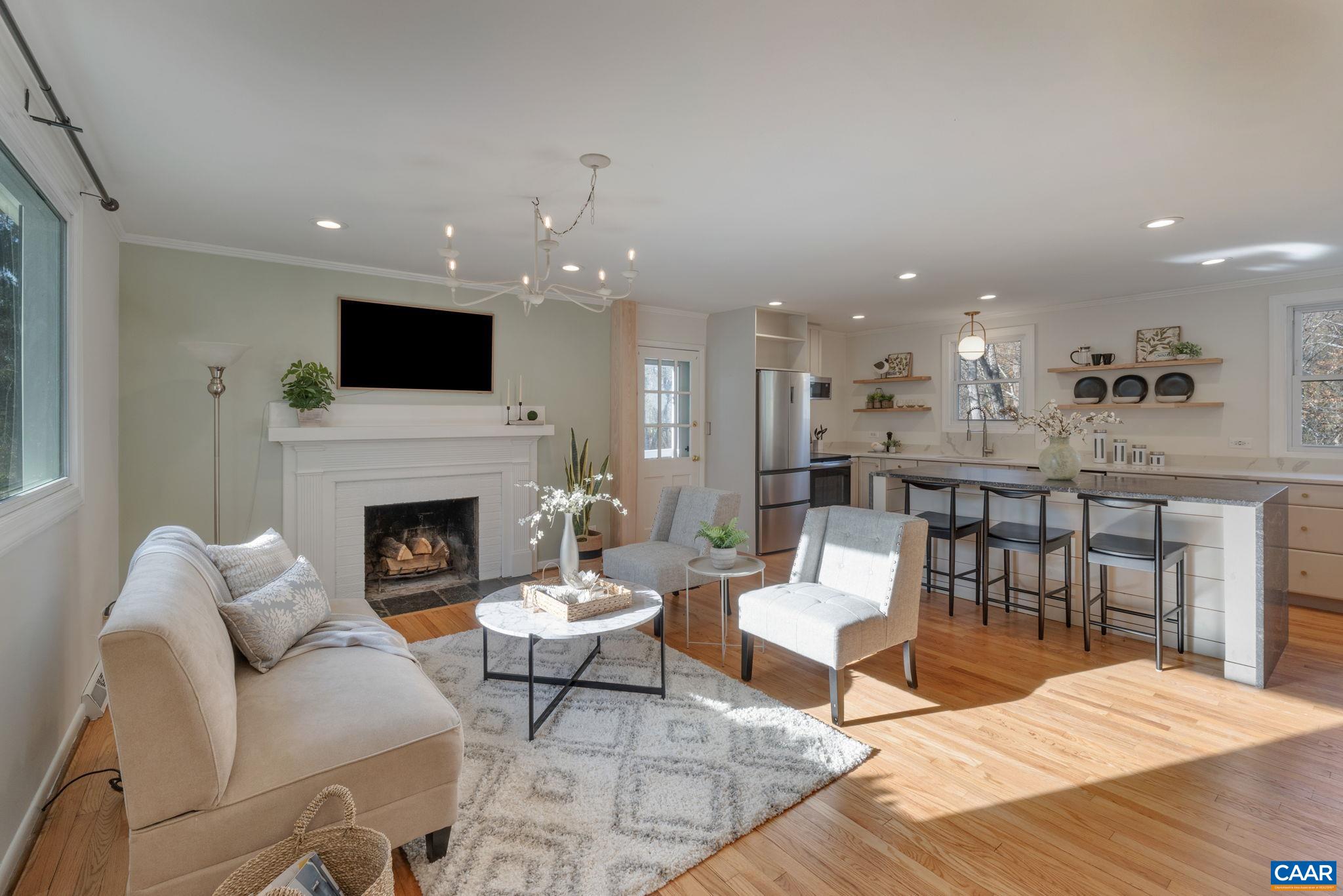 146 BUCKINGHAM CIR