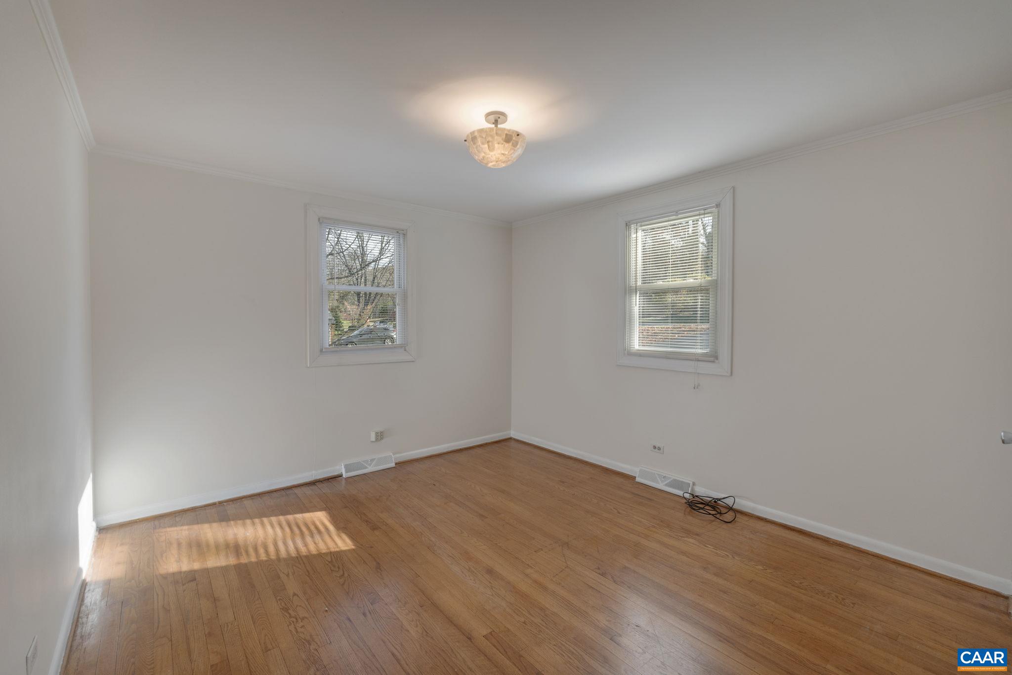 146 BUCKINGHAM CIR