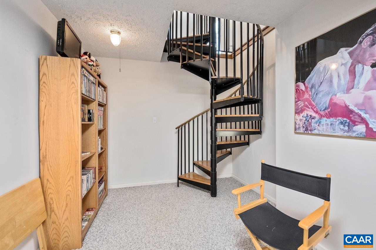 315 JOHNSON HOLLOW RD