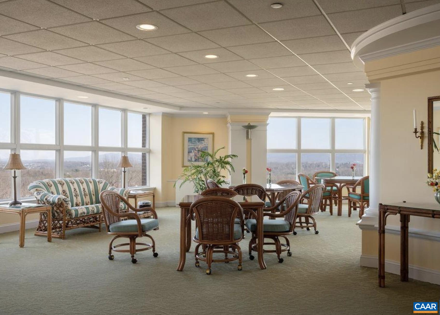 500 CRESTWOOD DR Unit: 2407