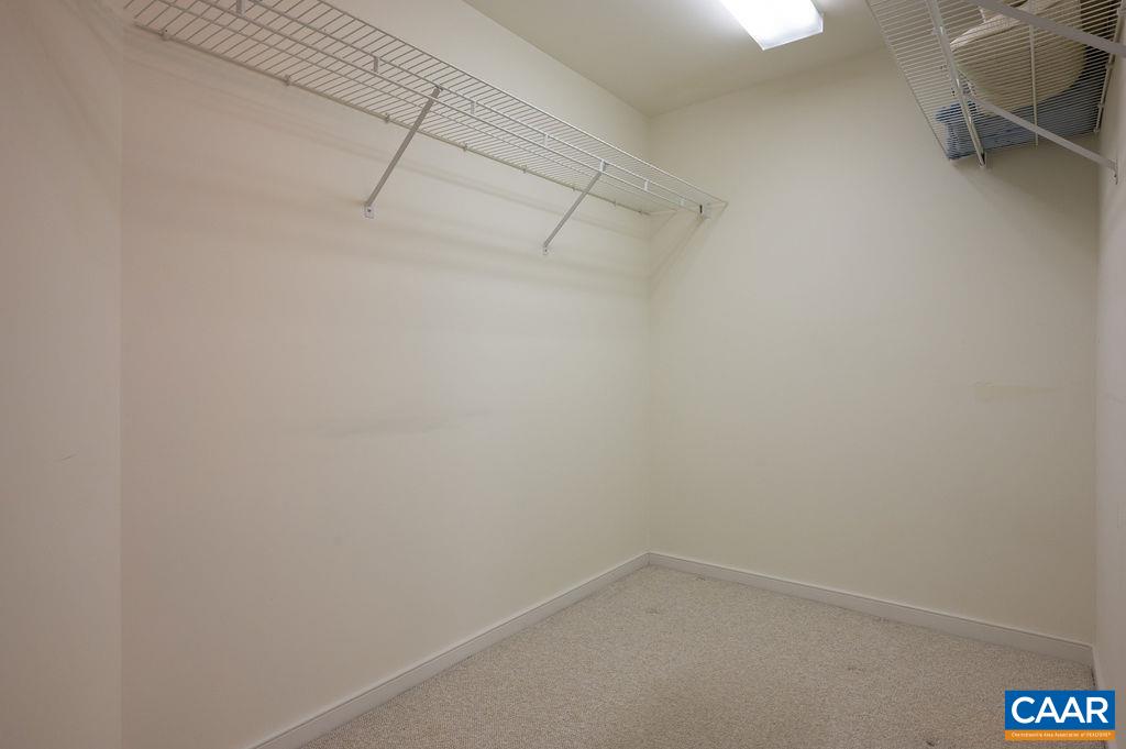 500 CRESTWOOD DR Unit: 2407