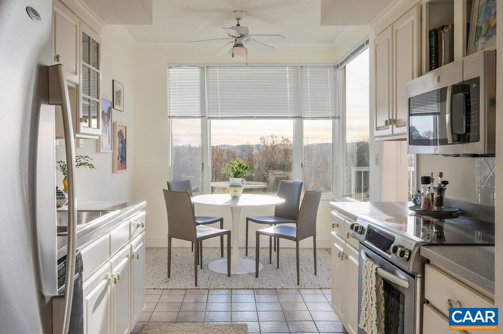 500 CRESTWOOD DR Unit: 2407