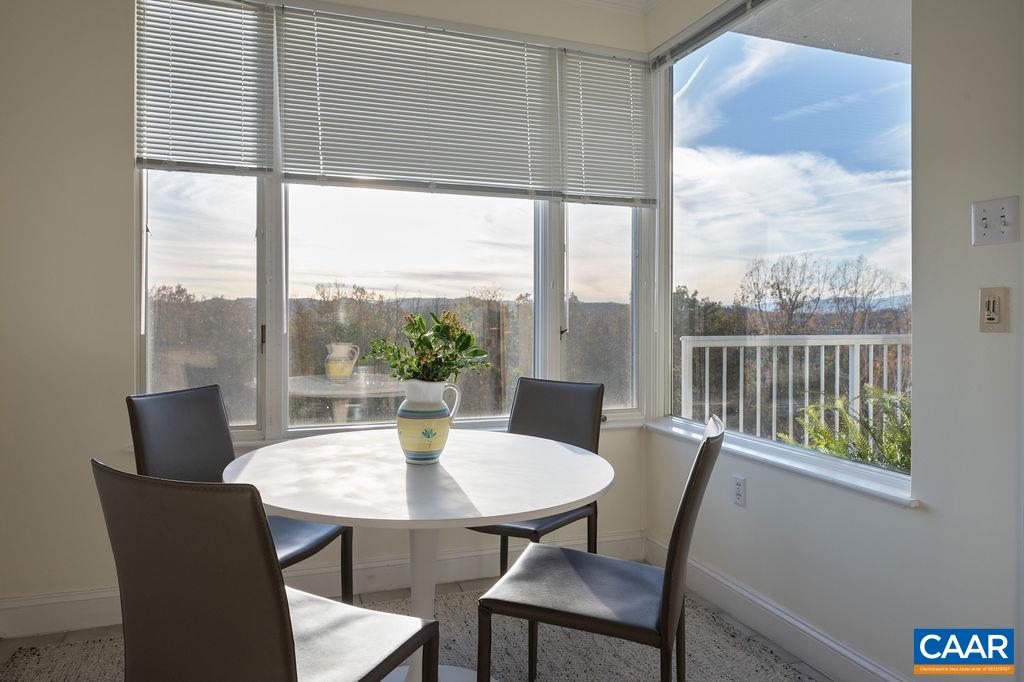 500 CRESTWOOD DR Unit: 2407