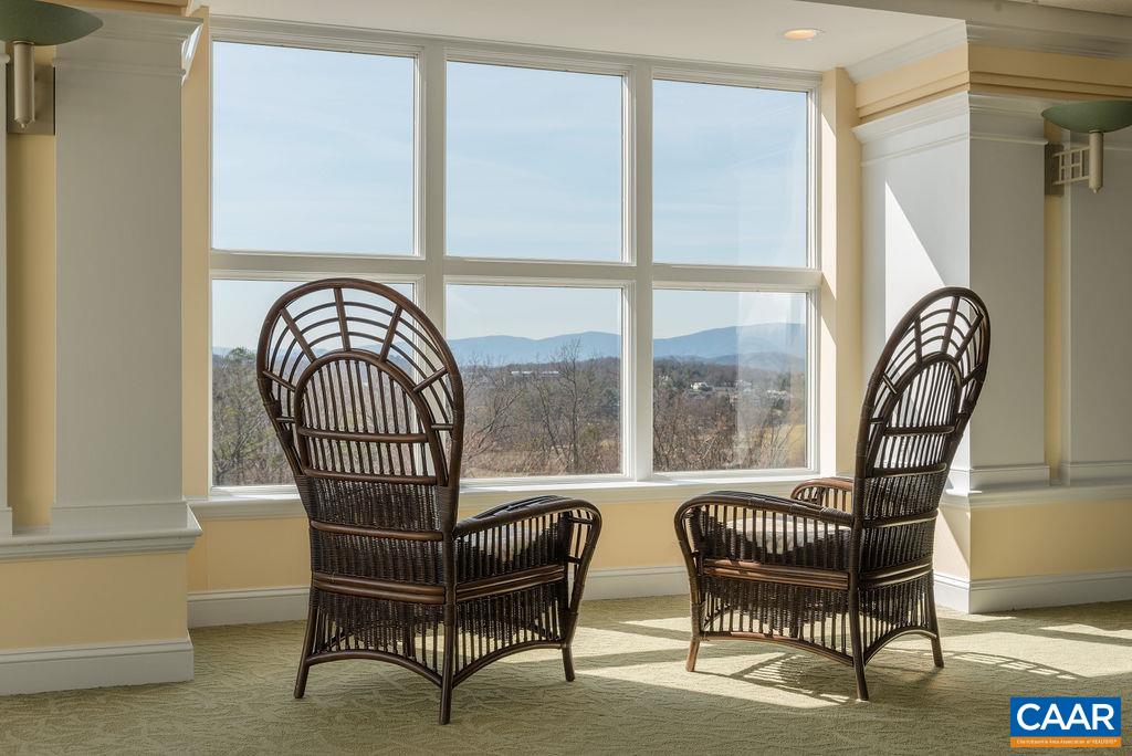 500 CRESTWOOD DR Unit: 2407