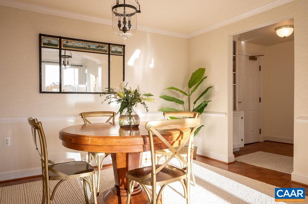 500 CRESTWOOD DR Unit: 2407