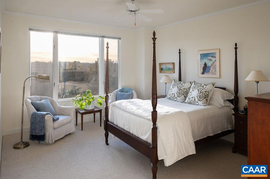 500 CRESTWOOD DR Unit: 2407