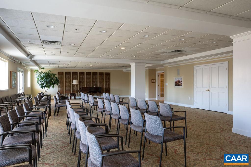 500 CRESTWOOD DR Unit: 2407