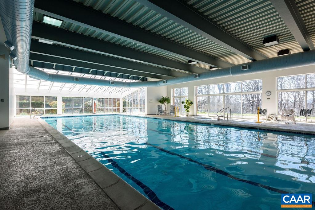 500 CRESTWOOD DR Unit: 2407