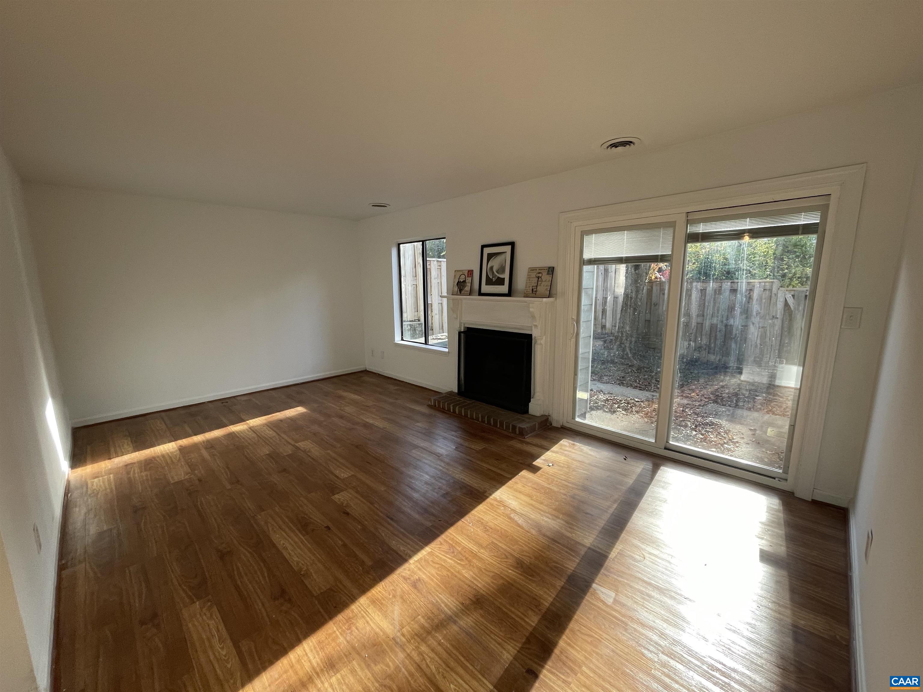 575 SOUTHAMPTON CT