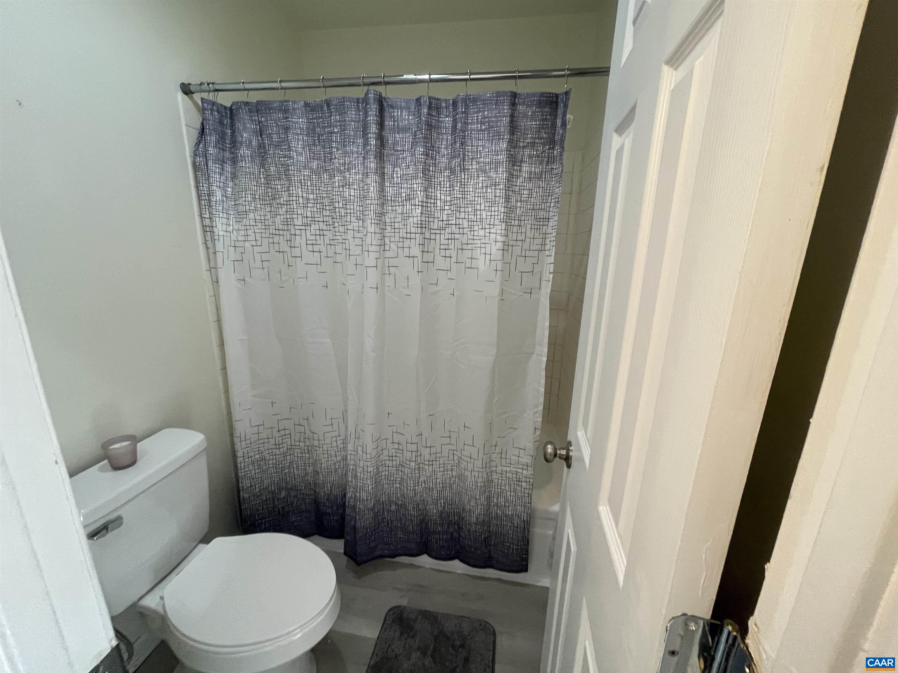 575 SOUTHAMPTON CT