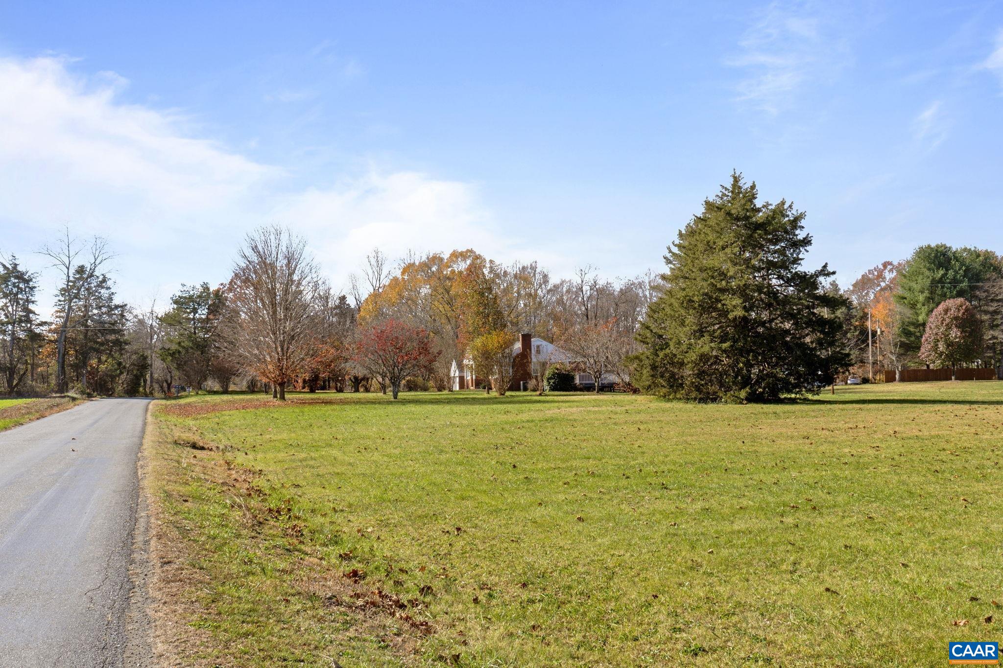 855 MOORE RD