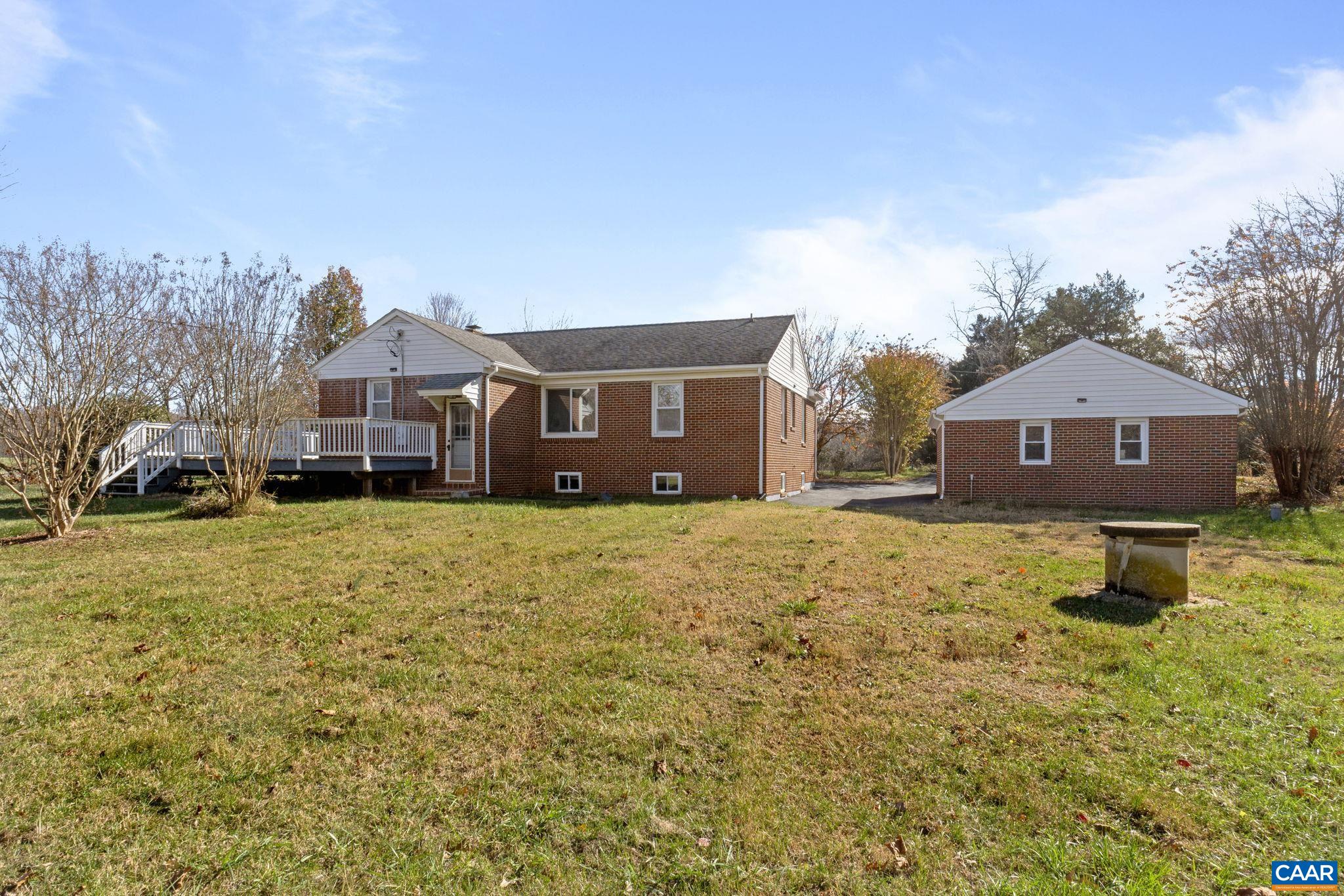 855 MOORE RD