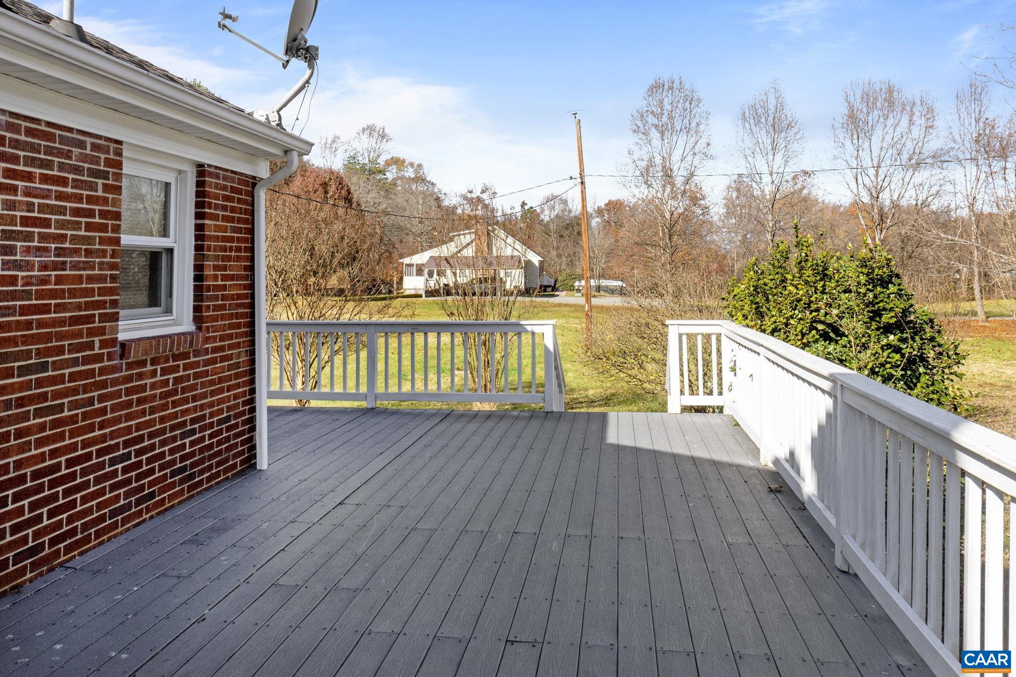 855 MOORE RD