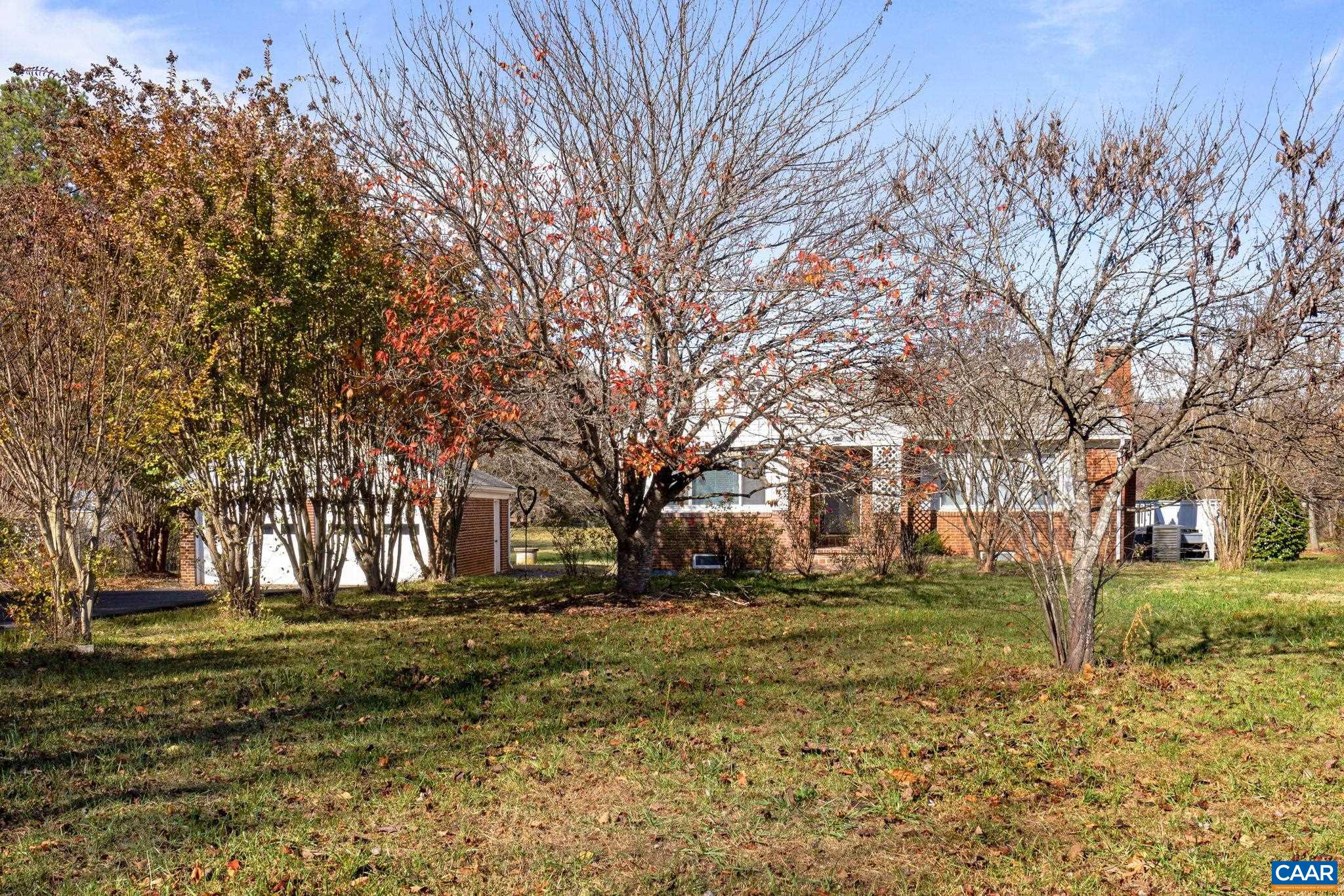 855 MOORE RD
