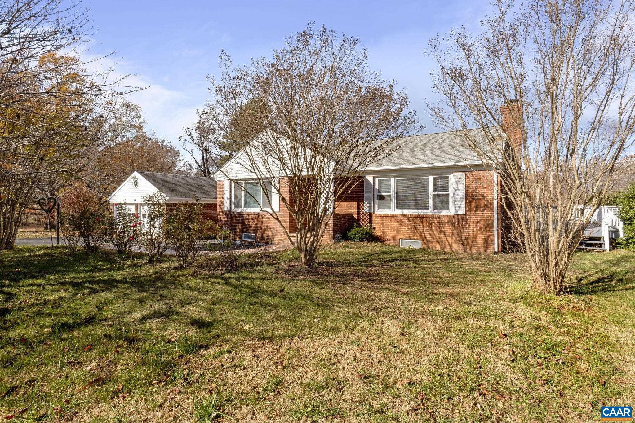 855 MOORE RD