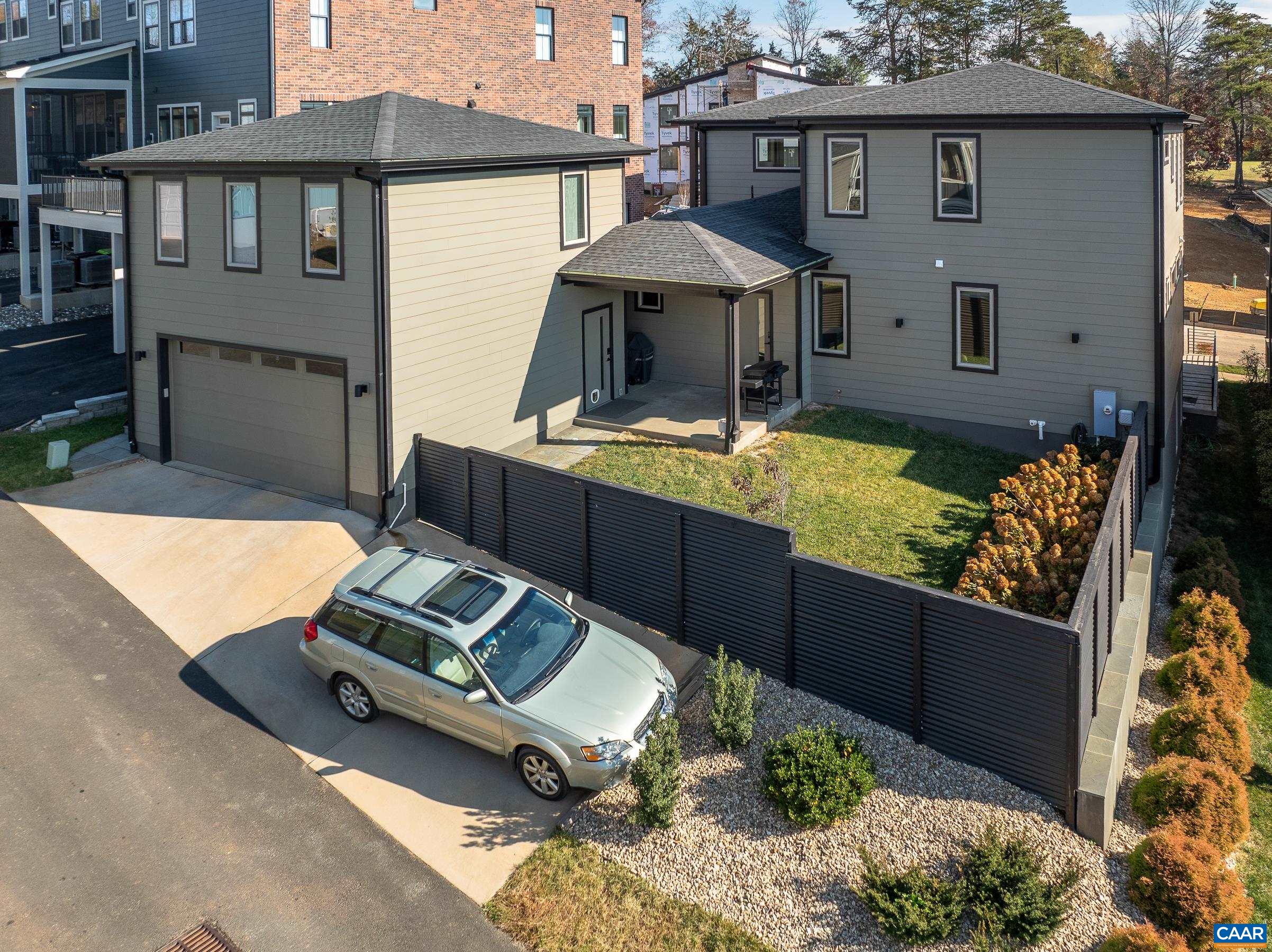 1323 PEN PARK LN