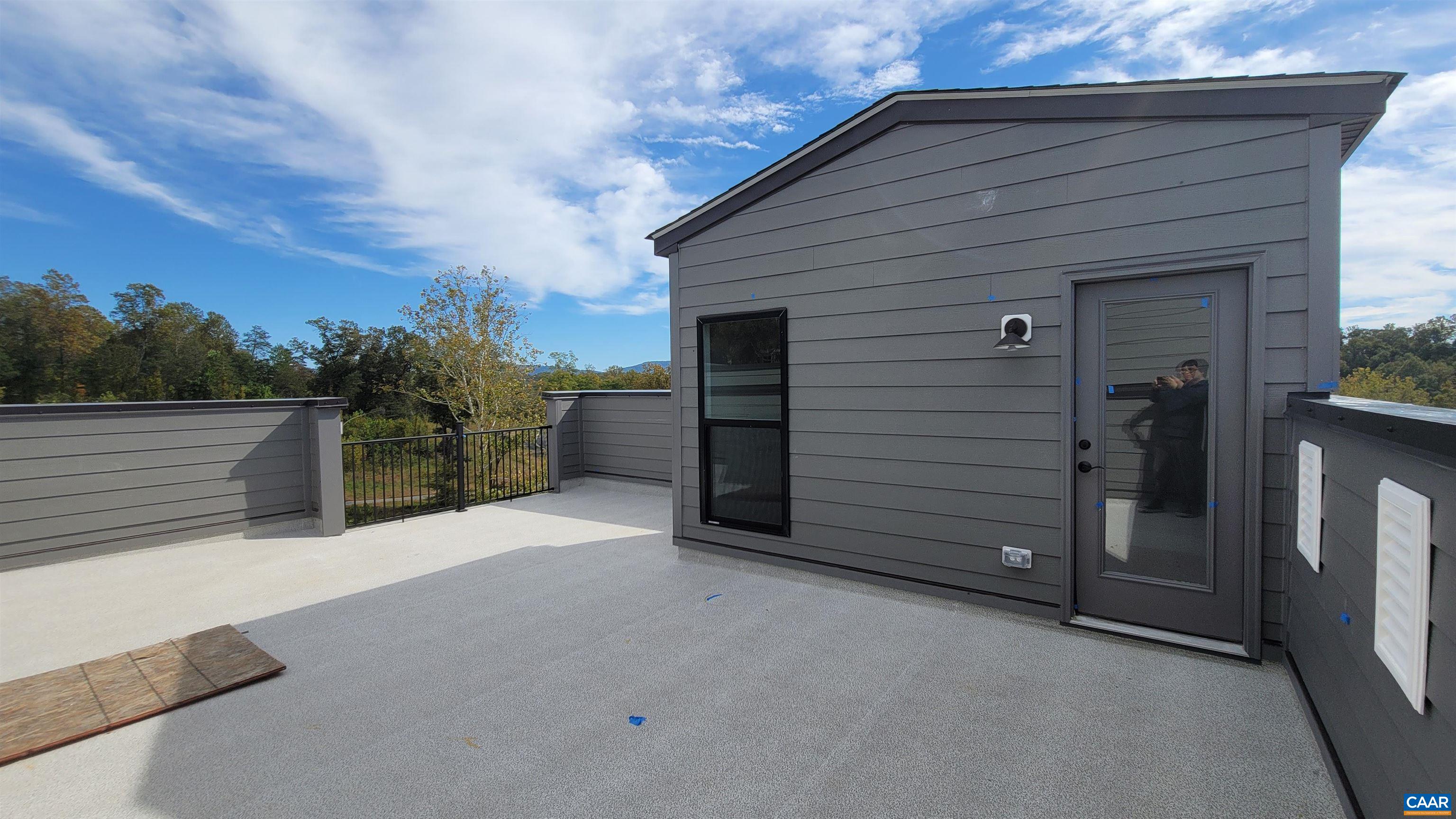 818 WESLEY LN Unit: B