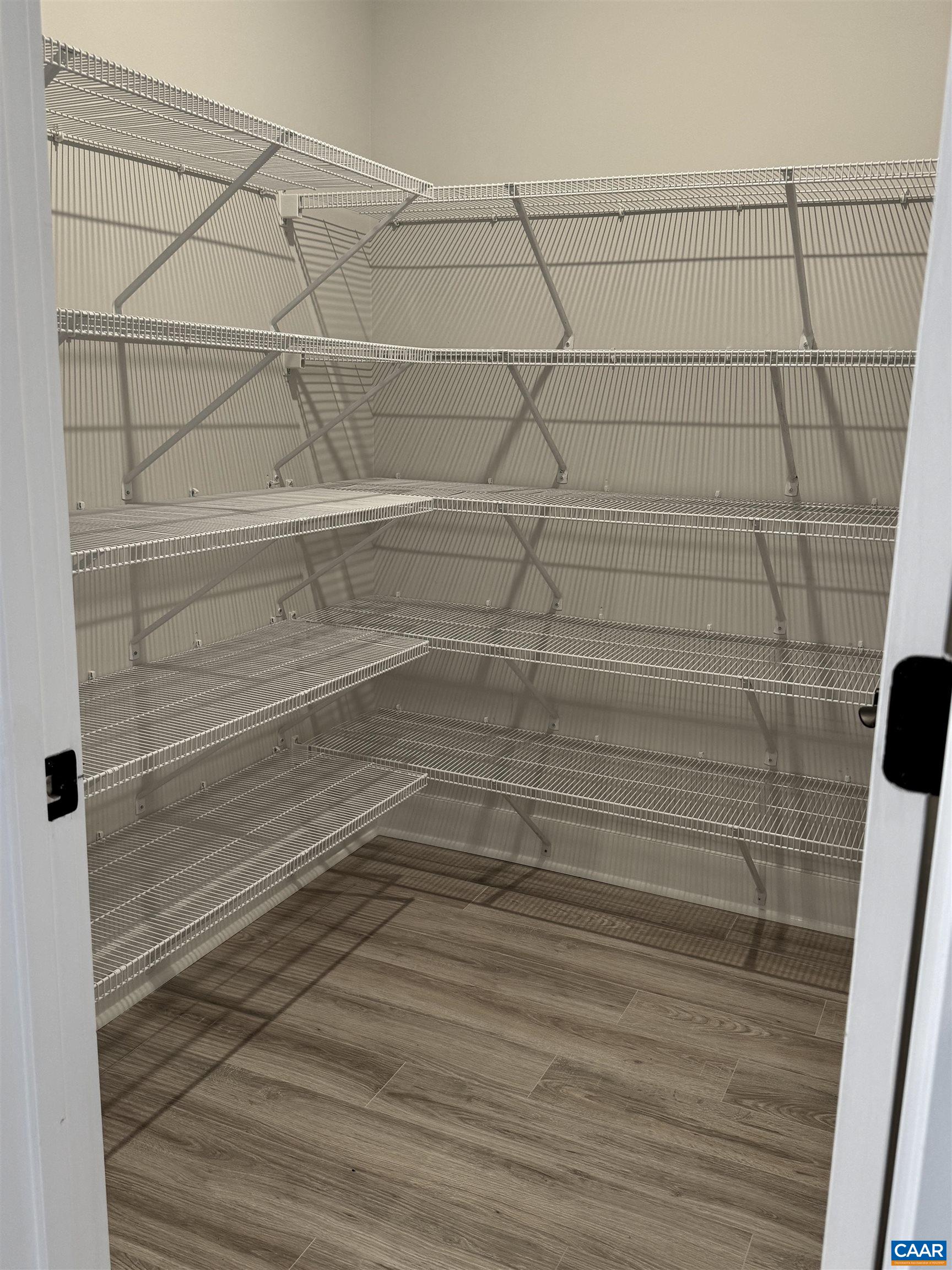 818 WESLEY LN Unit: B
