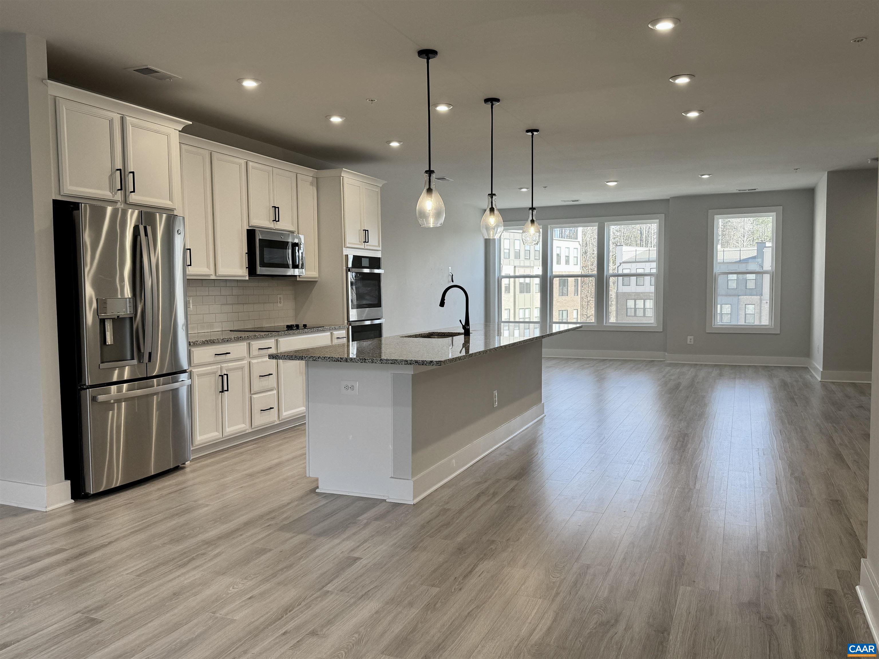 818 WESLEY LN Unit: B