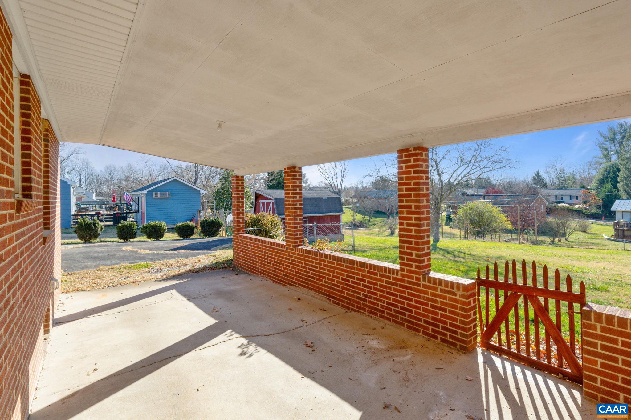 5737 LOCUST LN