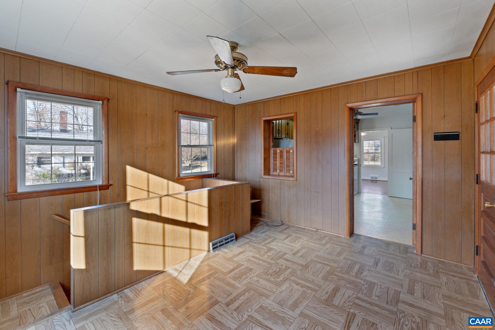 5737 LOCUST LN