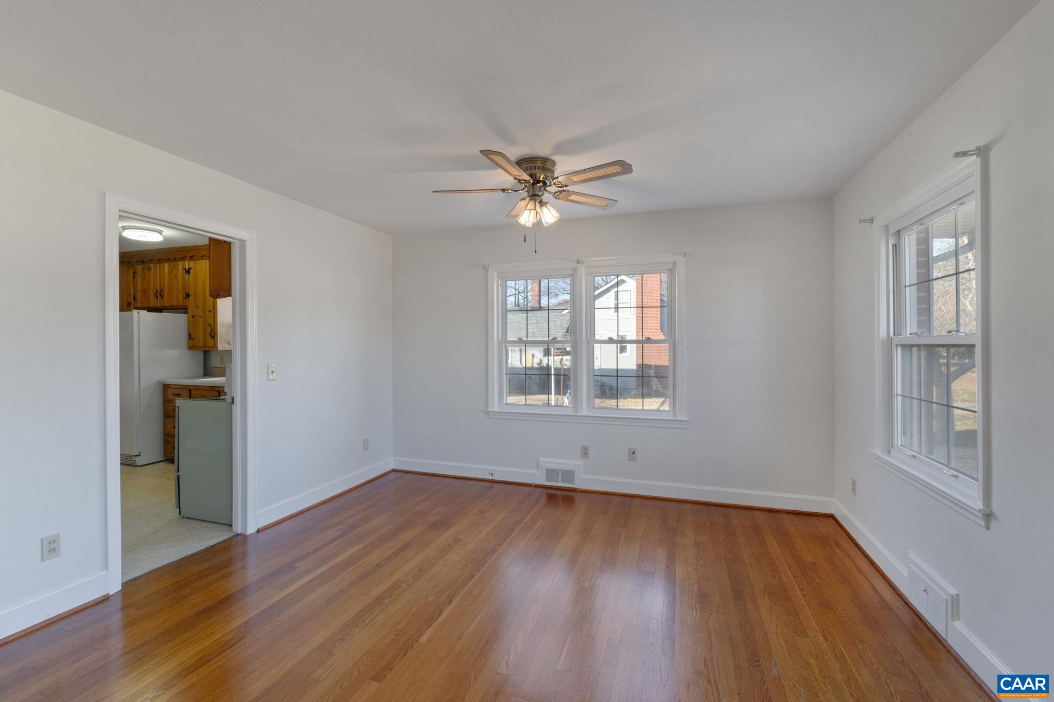 5737 LOCUST LN
