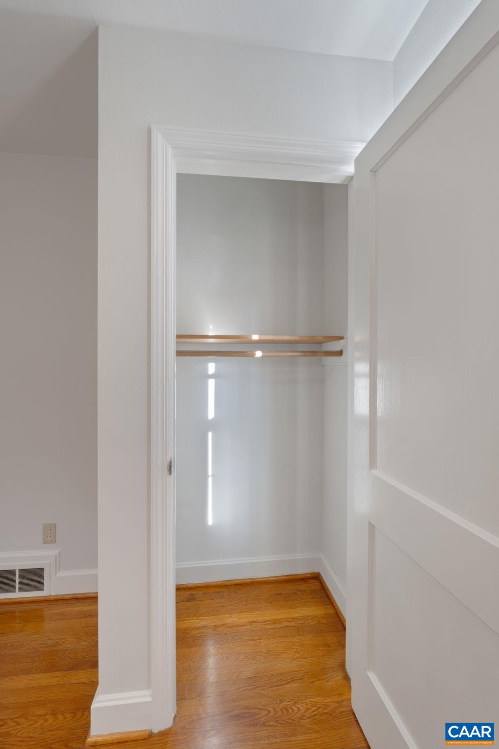 5737 LOCUST LN