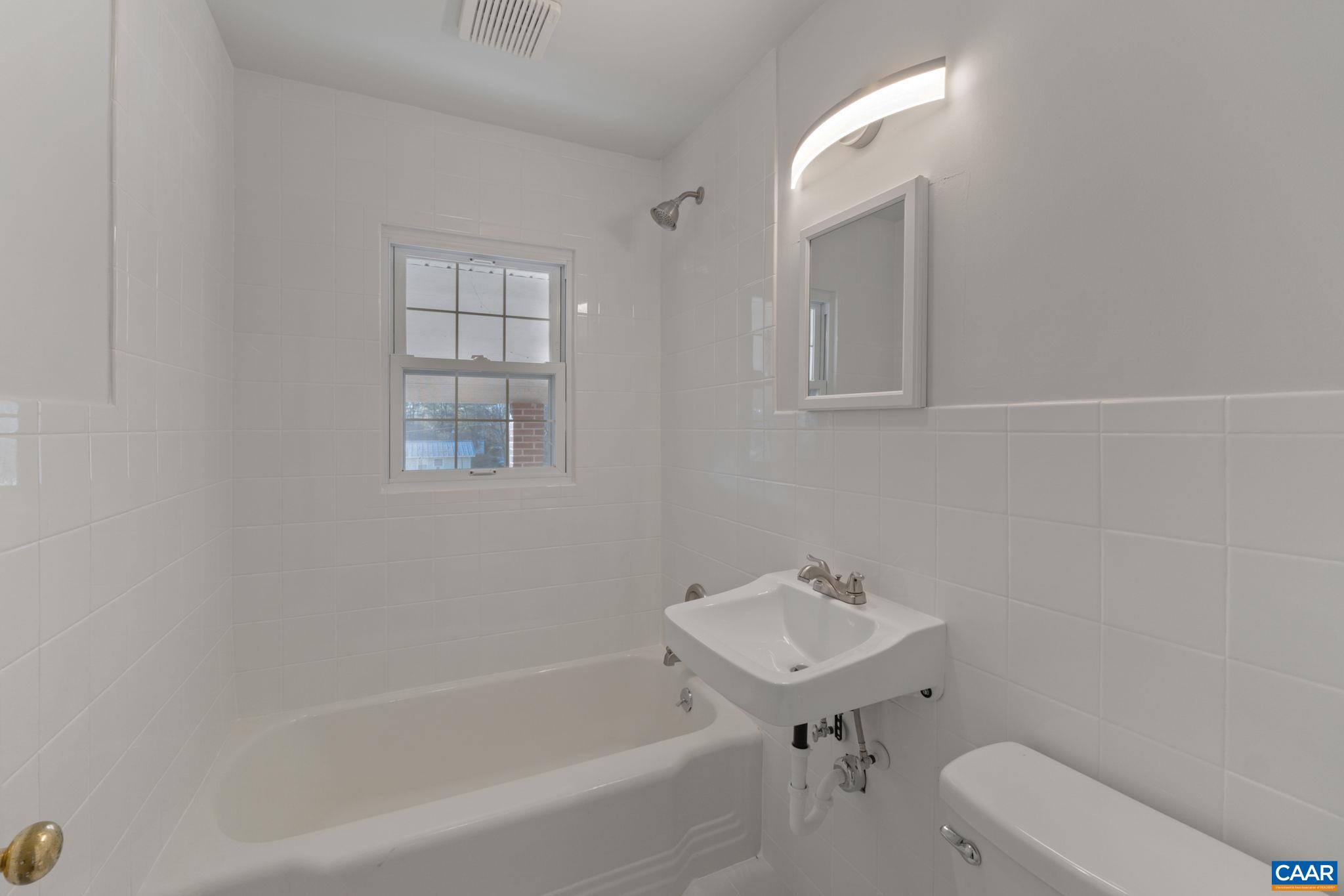 5737 LOCUST LN