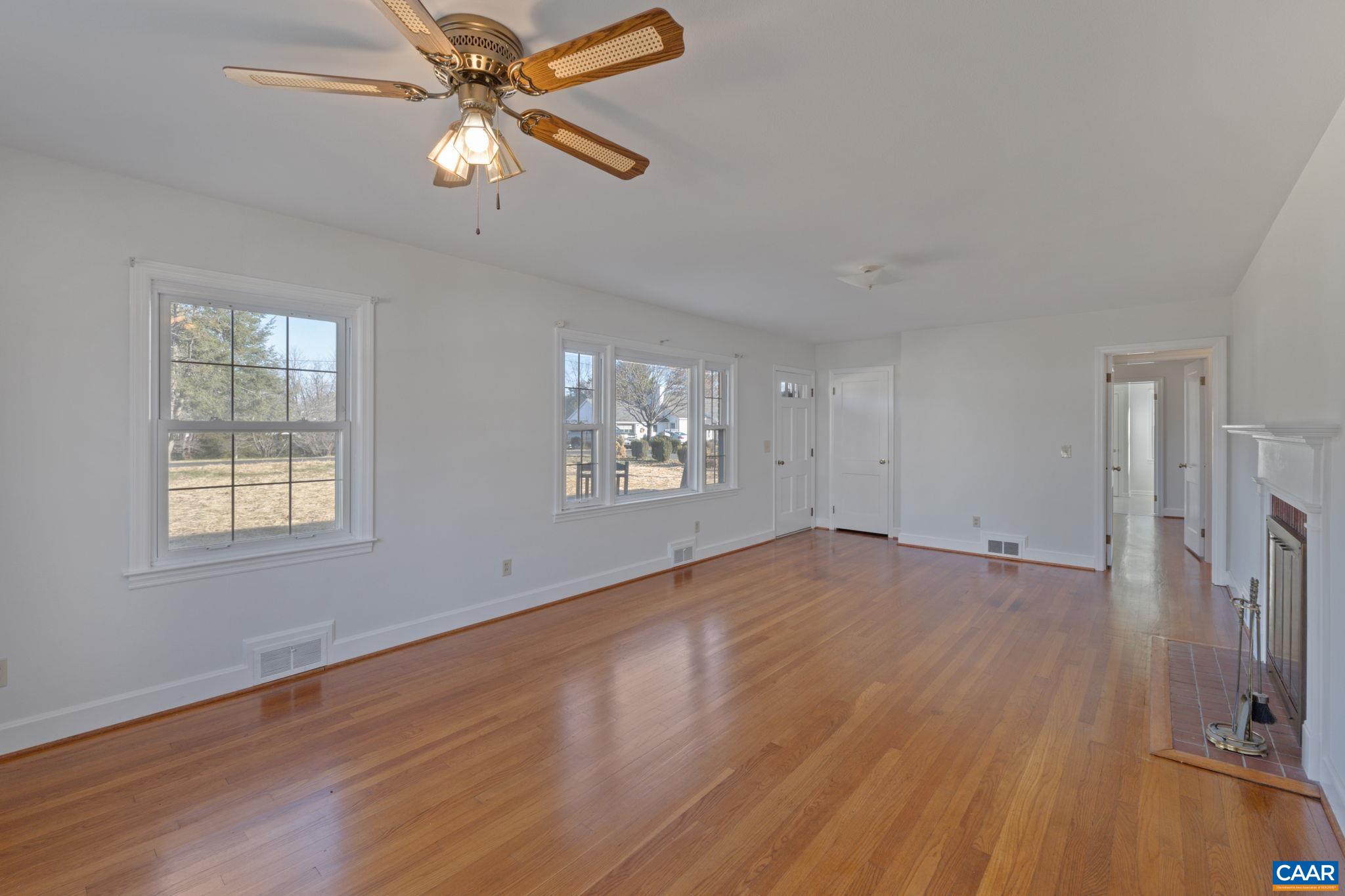 5737 LOCUST LN