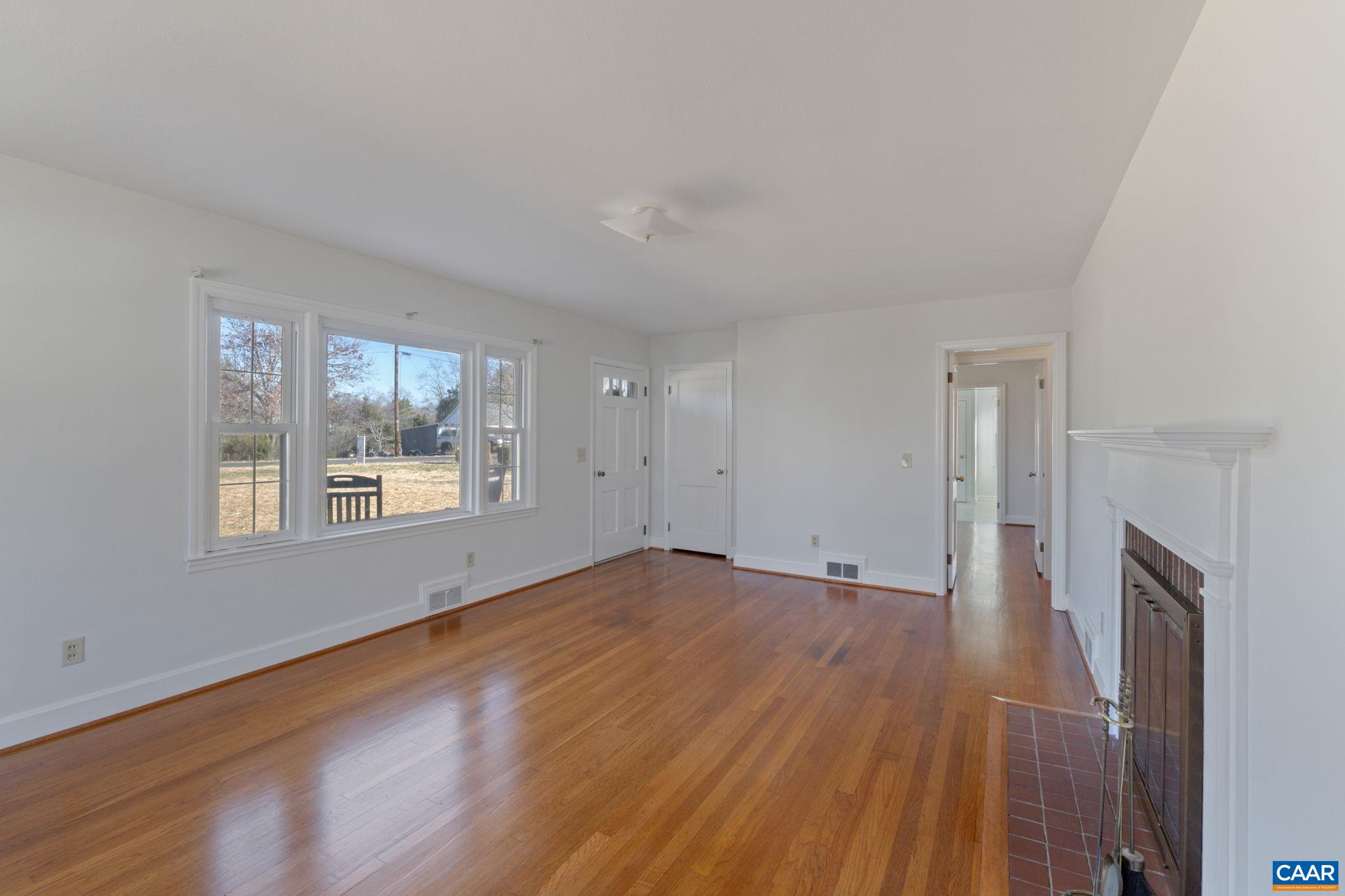 5737 LOCUST LN