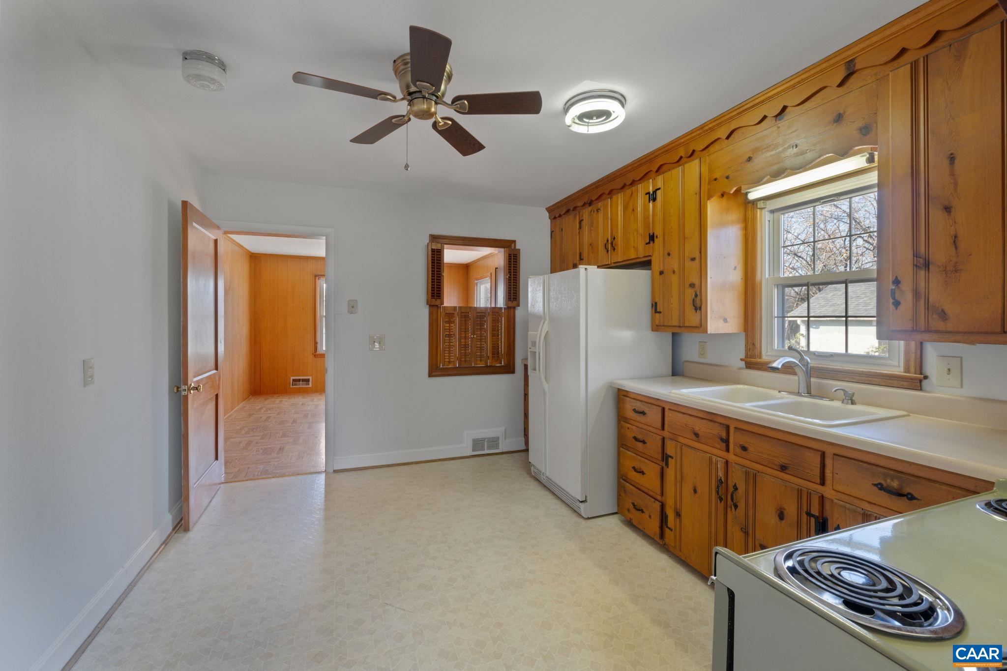 5737 LOCUST LN