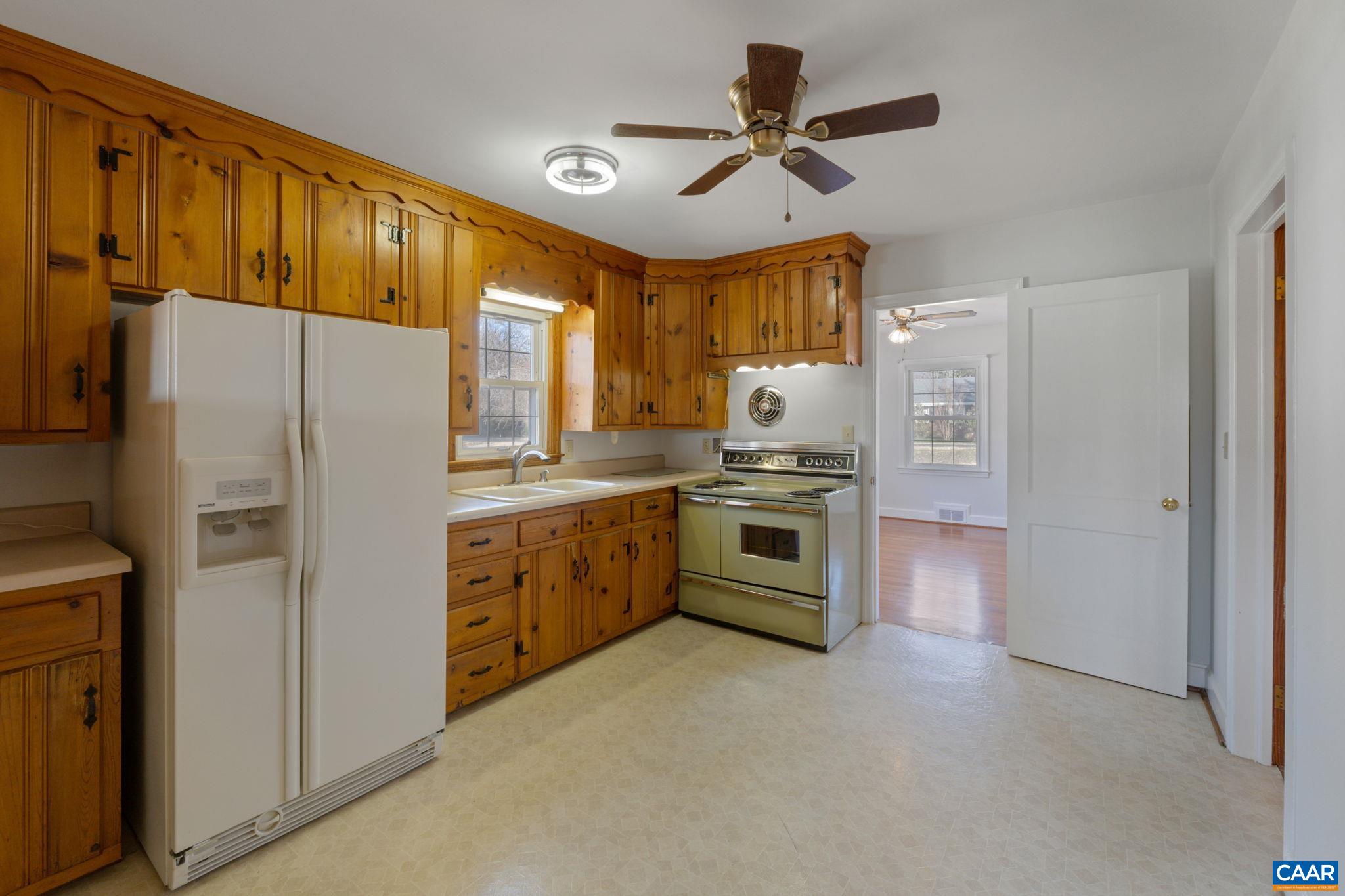 5737 LOCUST LN