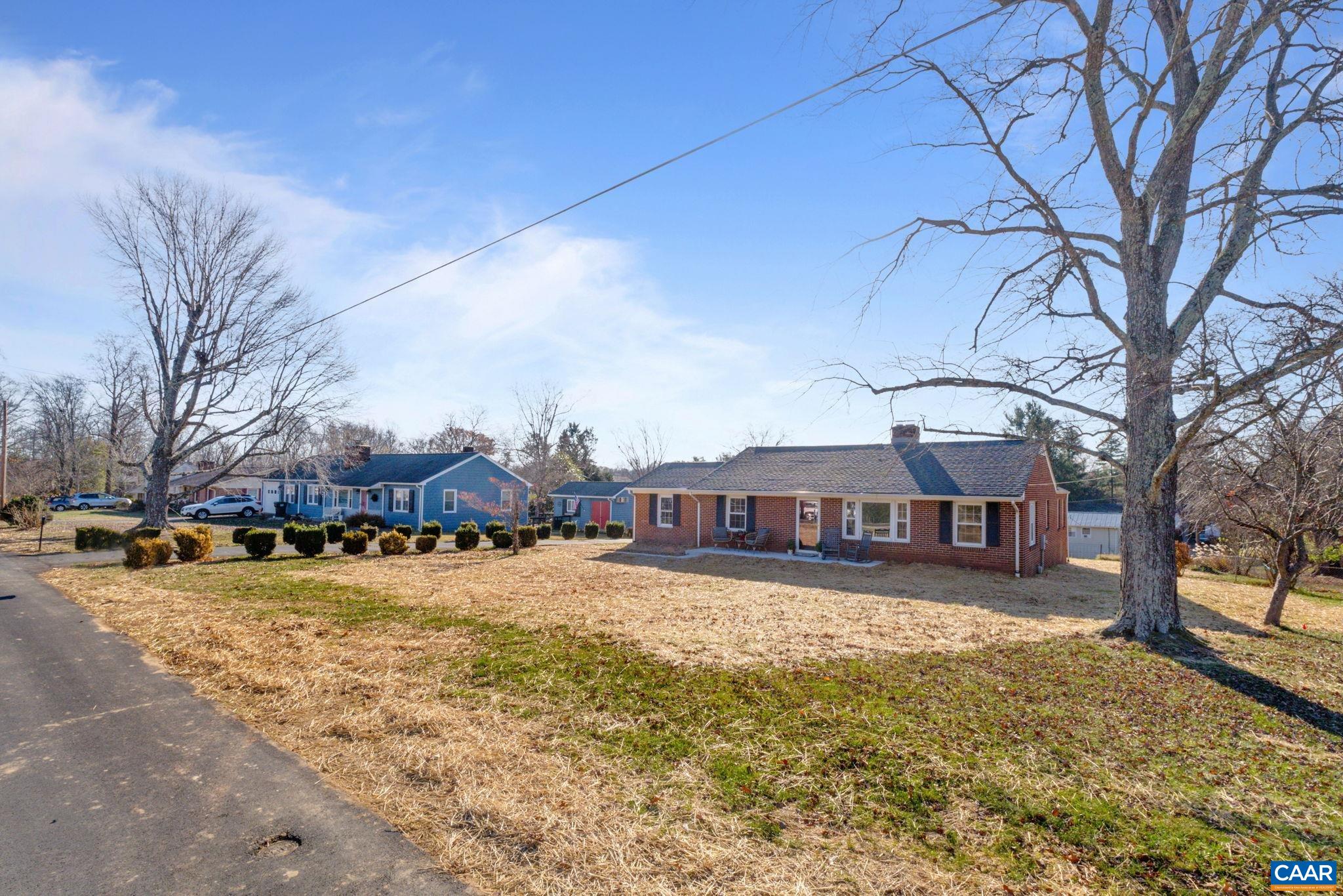 5737 LOCUST LN