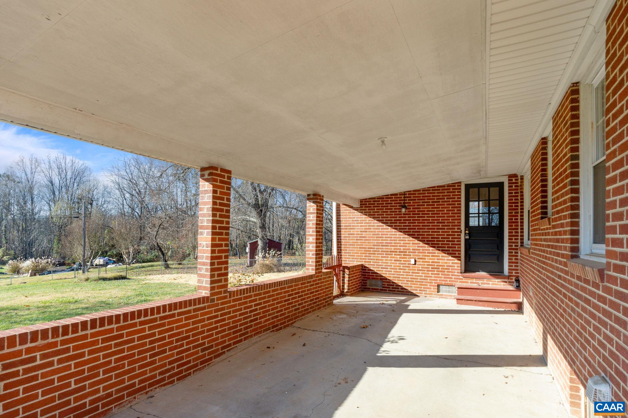 5737 LOCUST LN