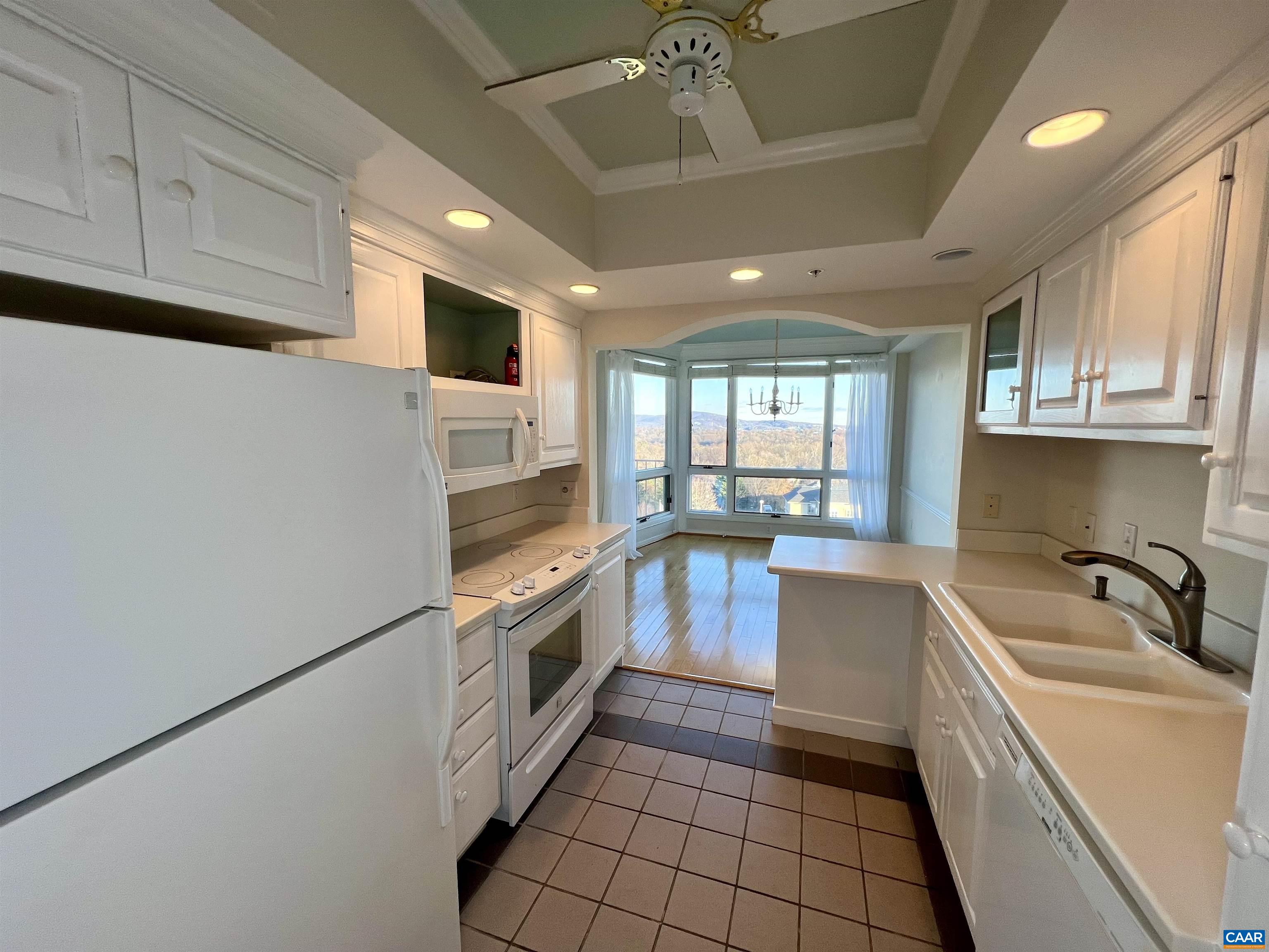 500 CRESTWOOD DR Unit: 1504