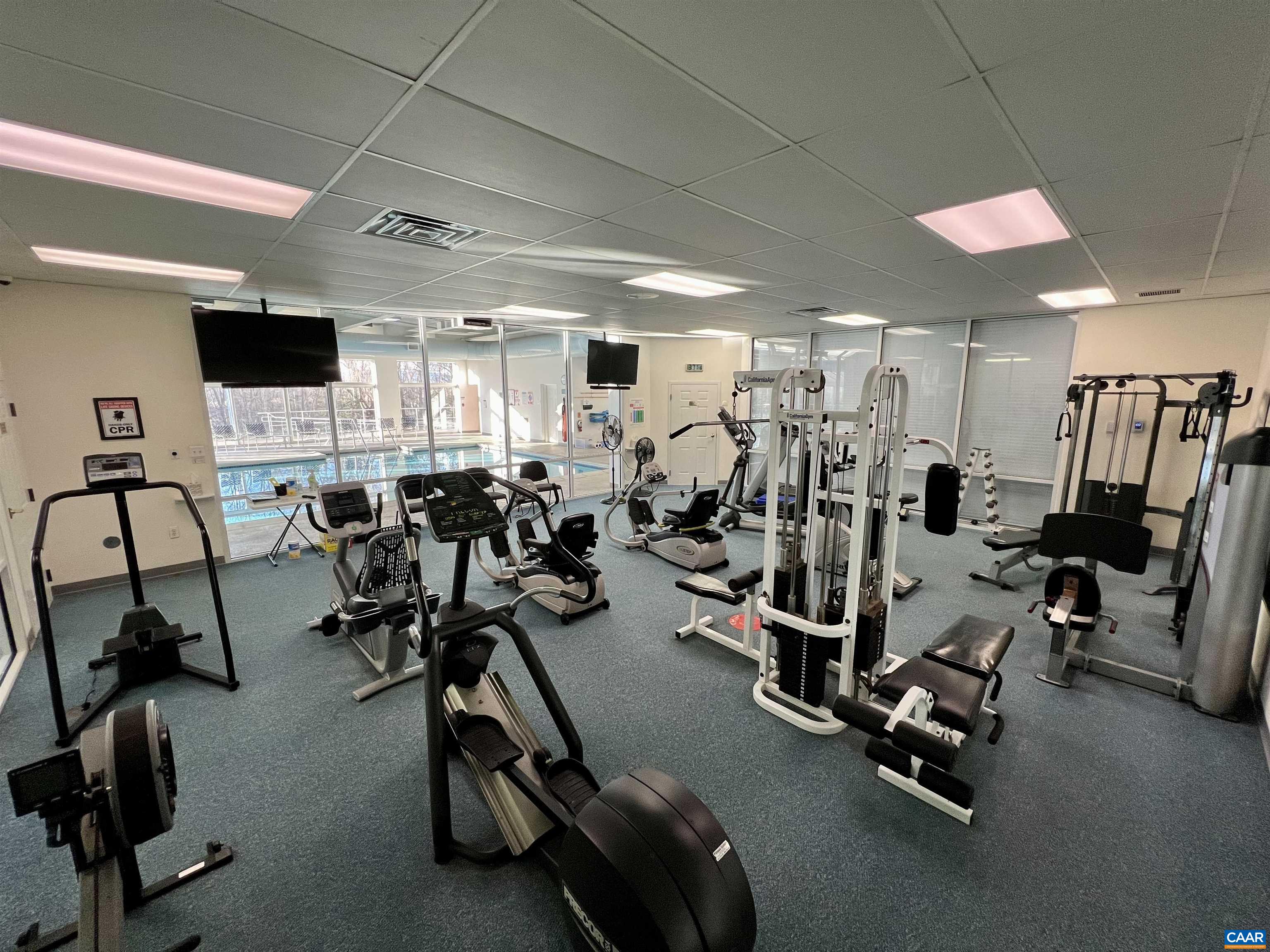 500 CRESTWOOD DR Unit: 1504