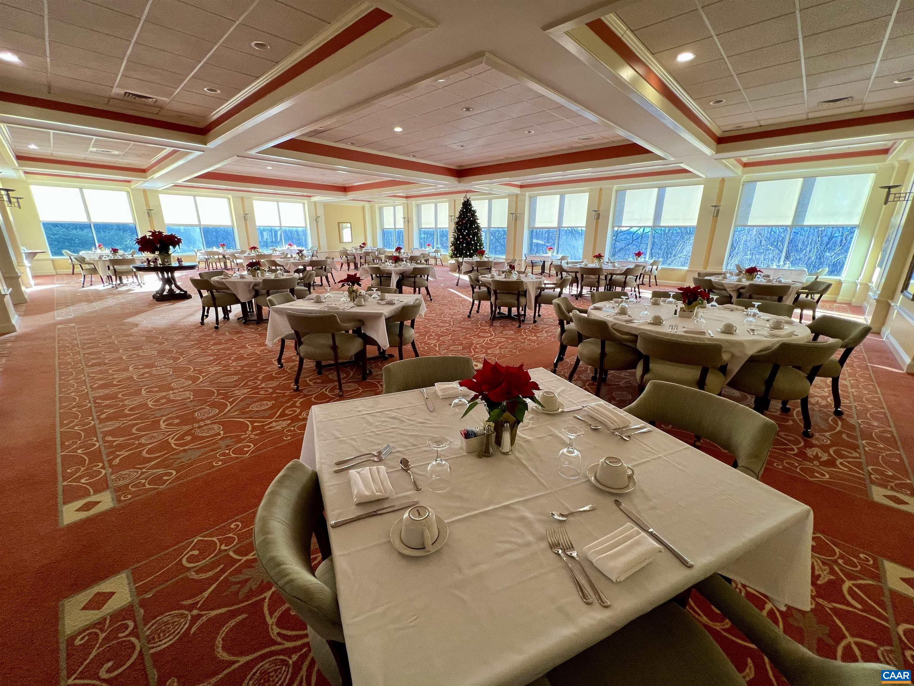 500 CRESTWOOD DR Unit: 1504