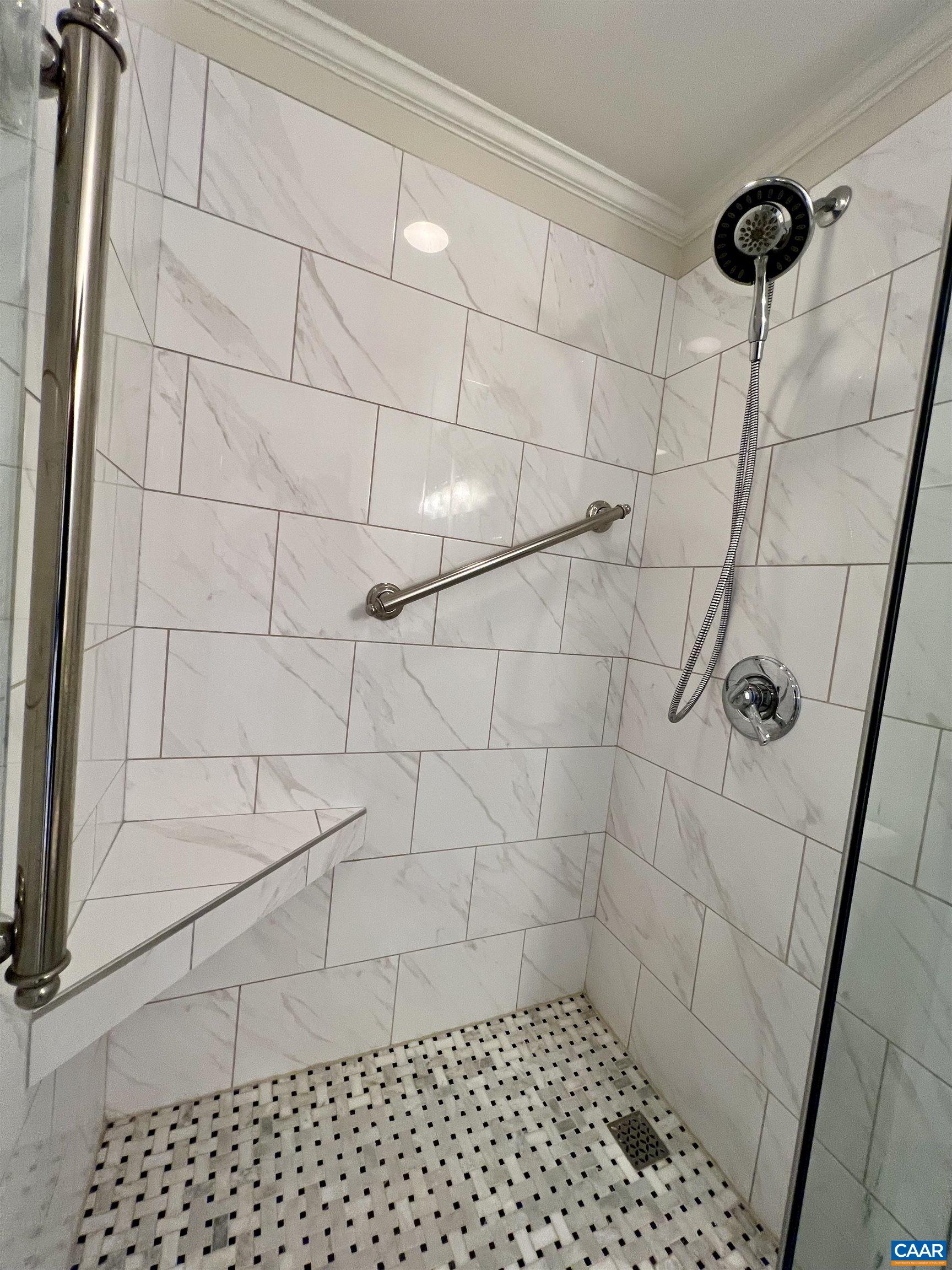 500 CRESTWOOD DR Unit: 1504