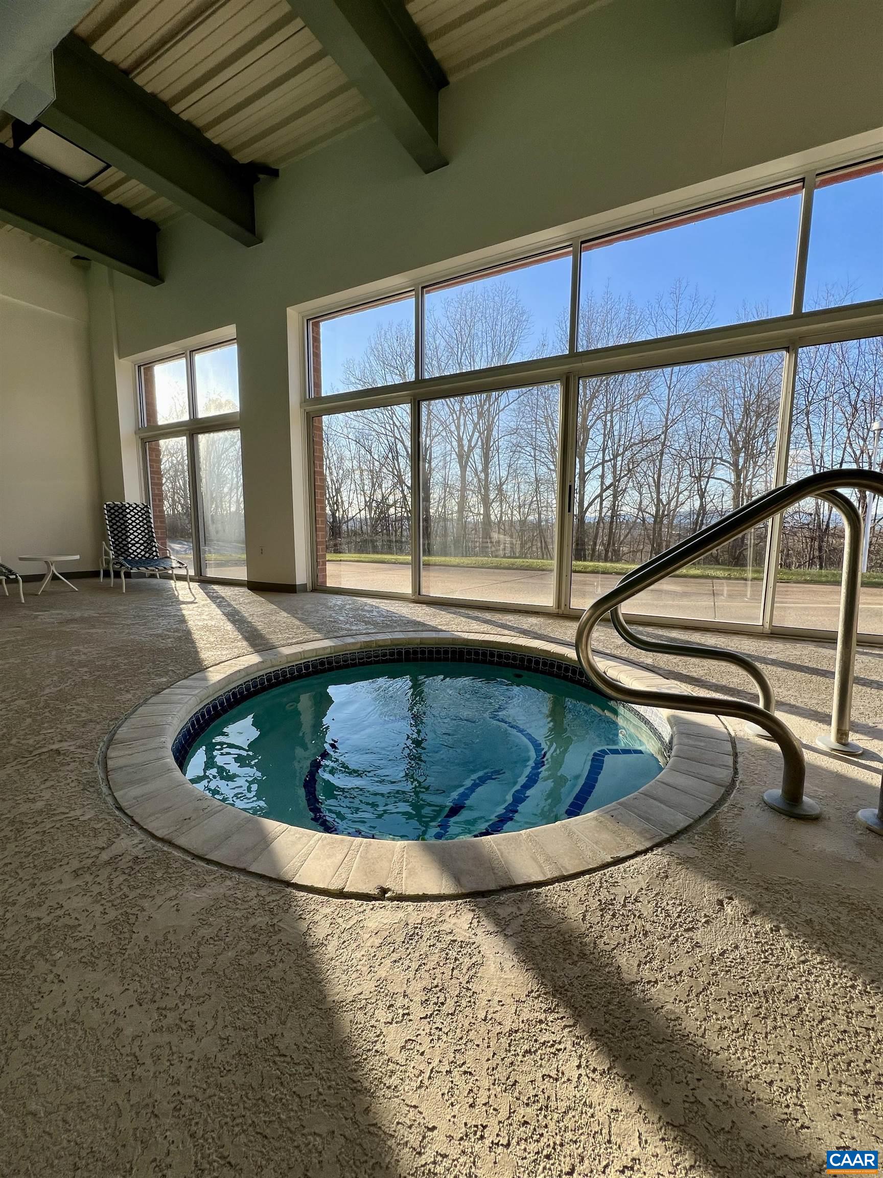 500 CRESTWOOD DR Unit: 1504