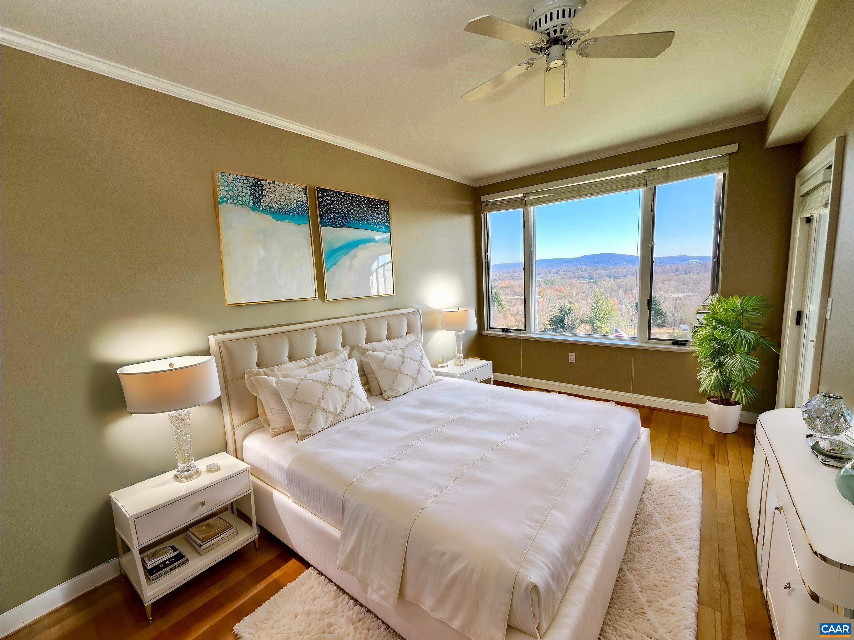 500 CRESTWOOD DR Unit: 1504