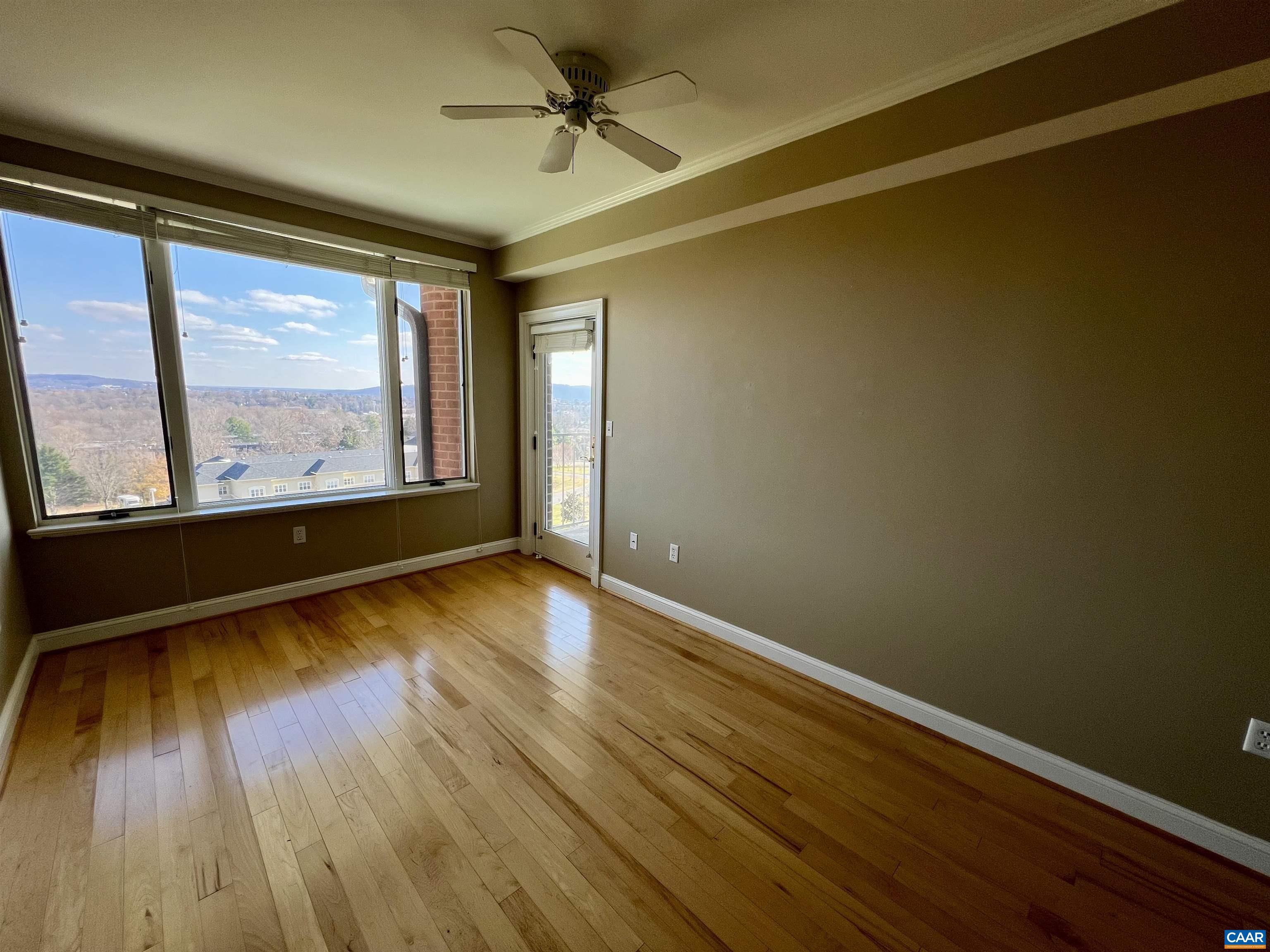 500 CRESTWOOD DR Unit: 1504