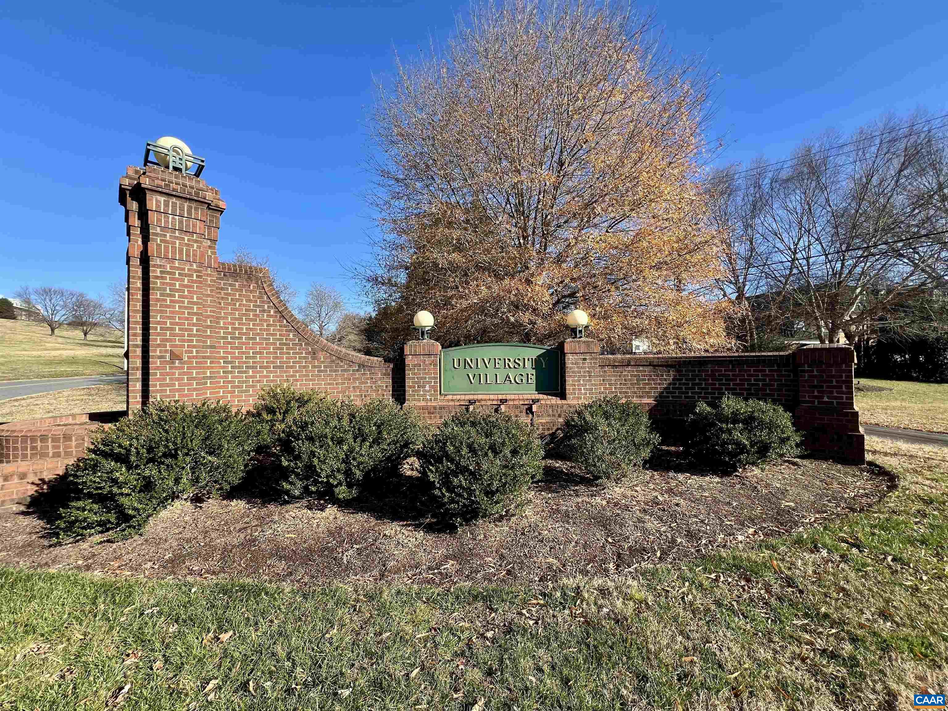 500 CRESTWOOD DR Unit: 1504