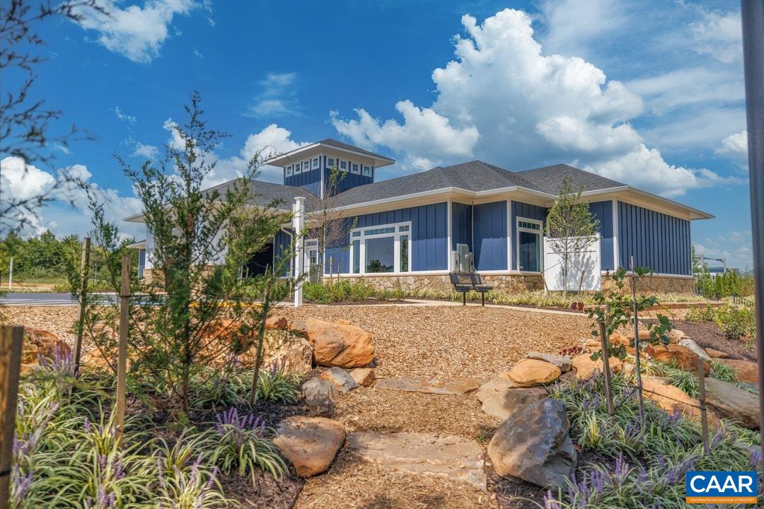 26 THICKET RUN DR
