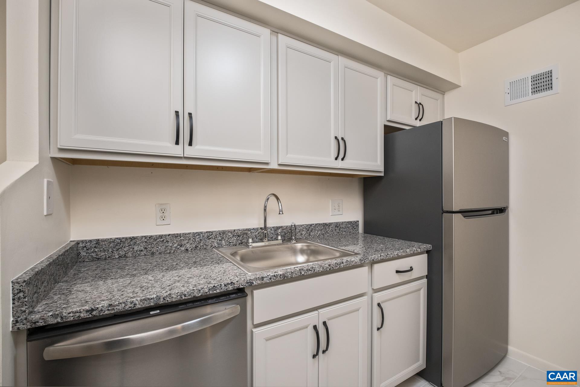 130 TURTLE CREEK RD Unit: 5