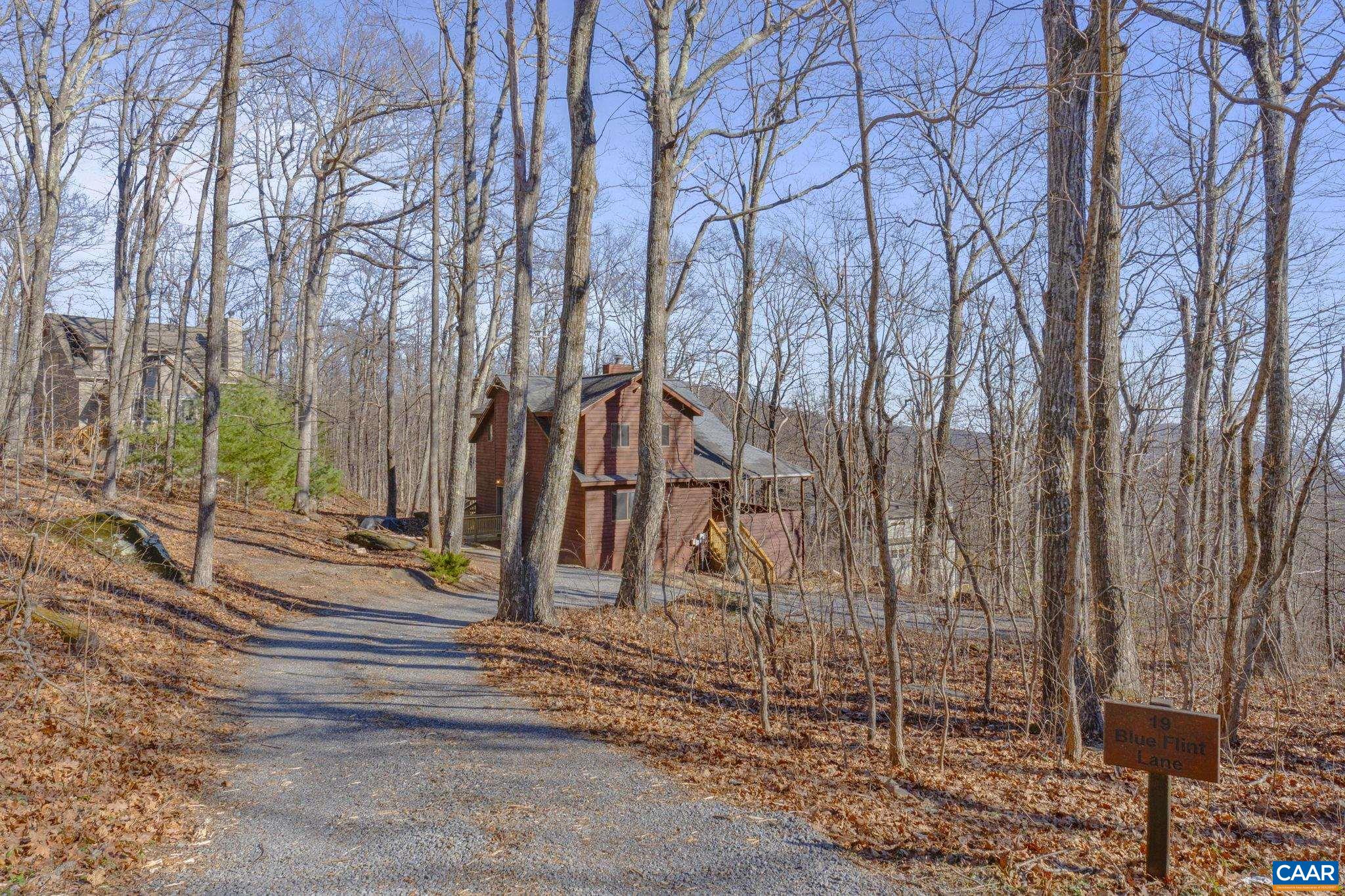 19 BLUE FLINT LN